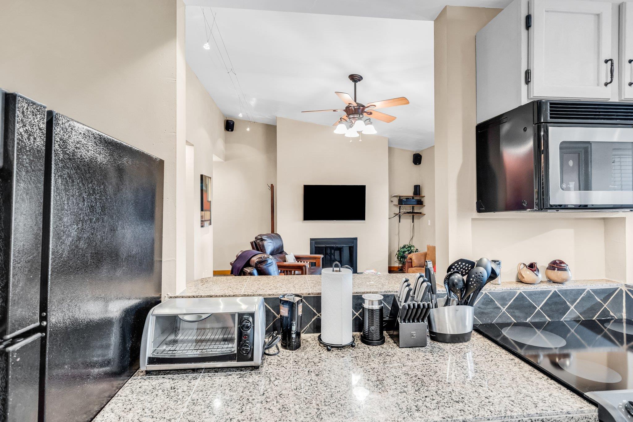 1406 Windsor Rd # 305, Austin, TX 78703