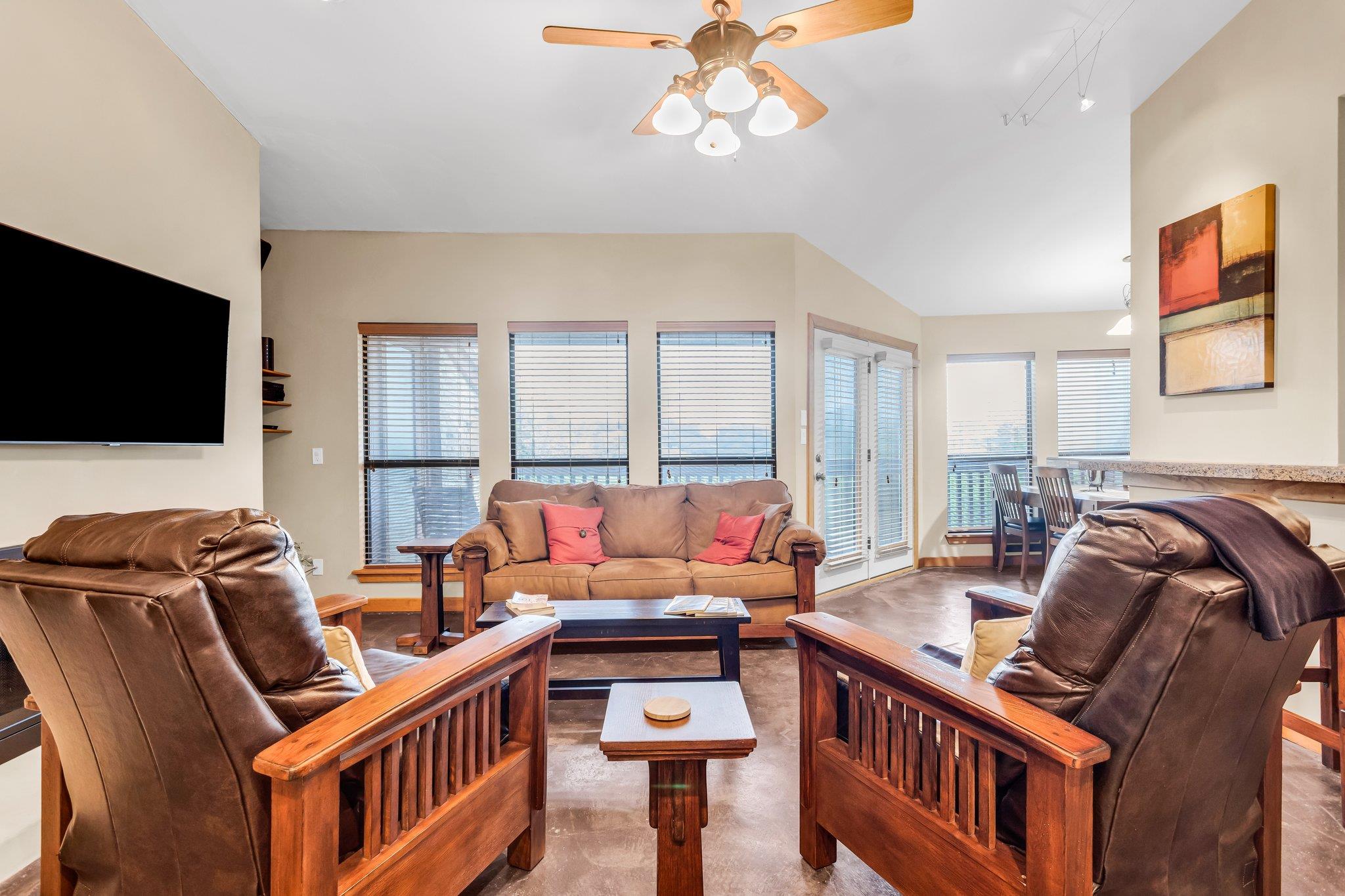 1406 Windsor Rd # 305, Austin, TX 78703