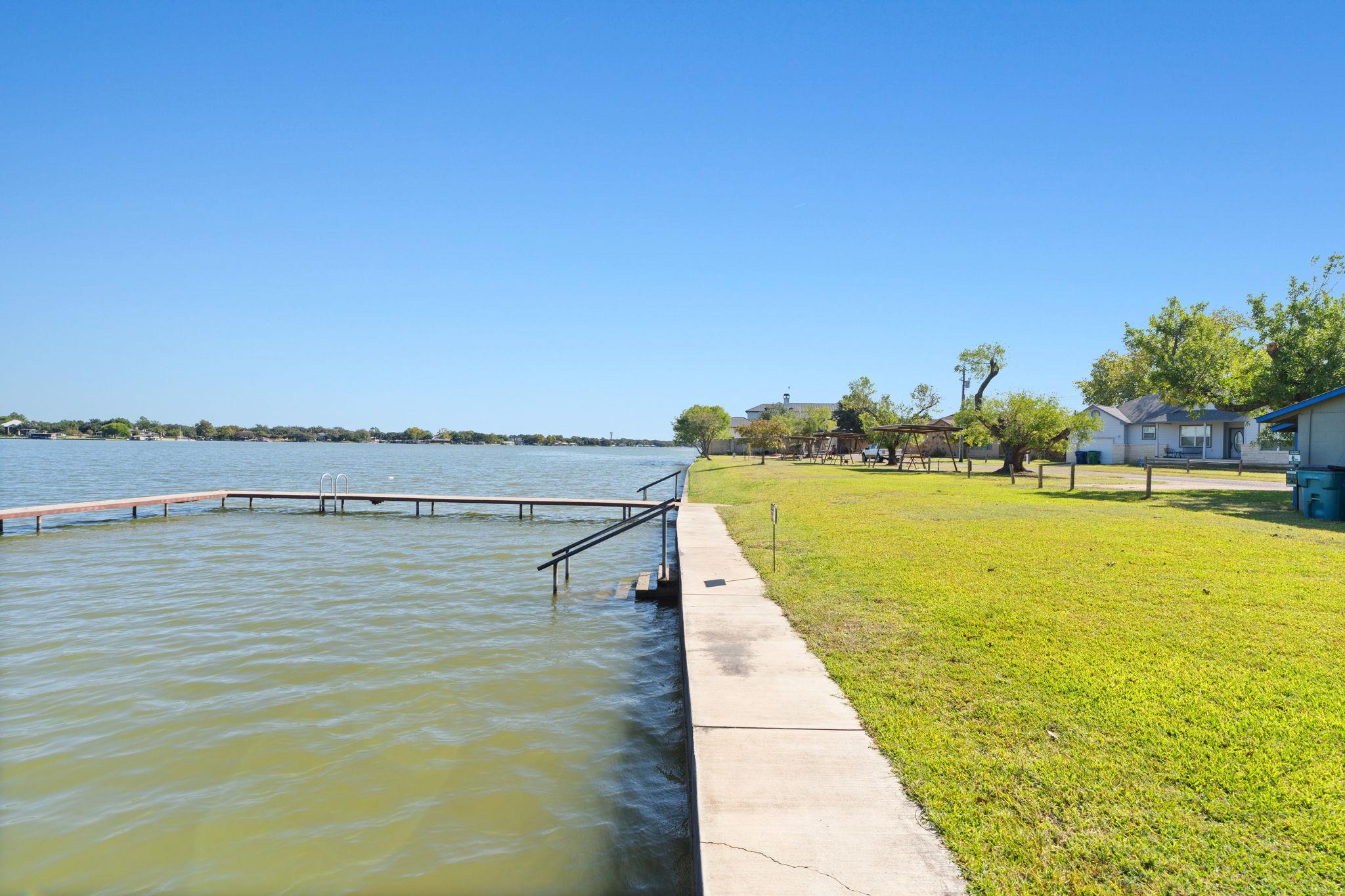 125 Channel Dr, Sunrise Beach, TX 78643