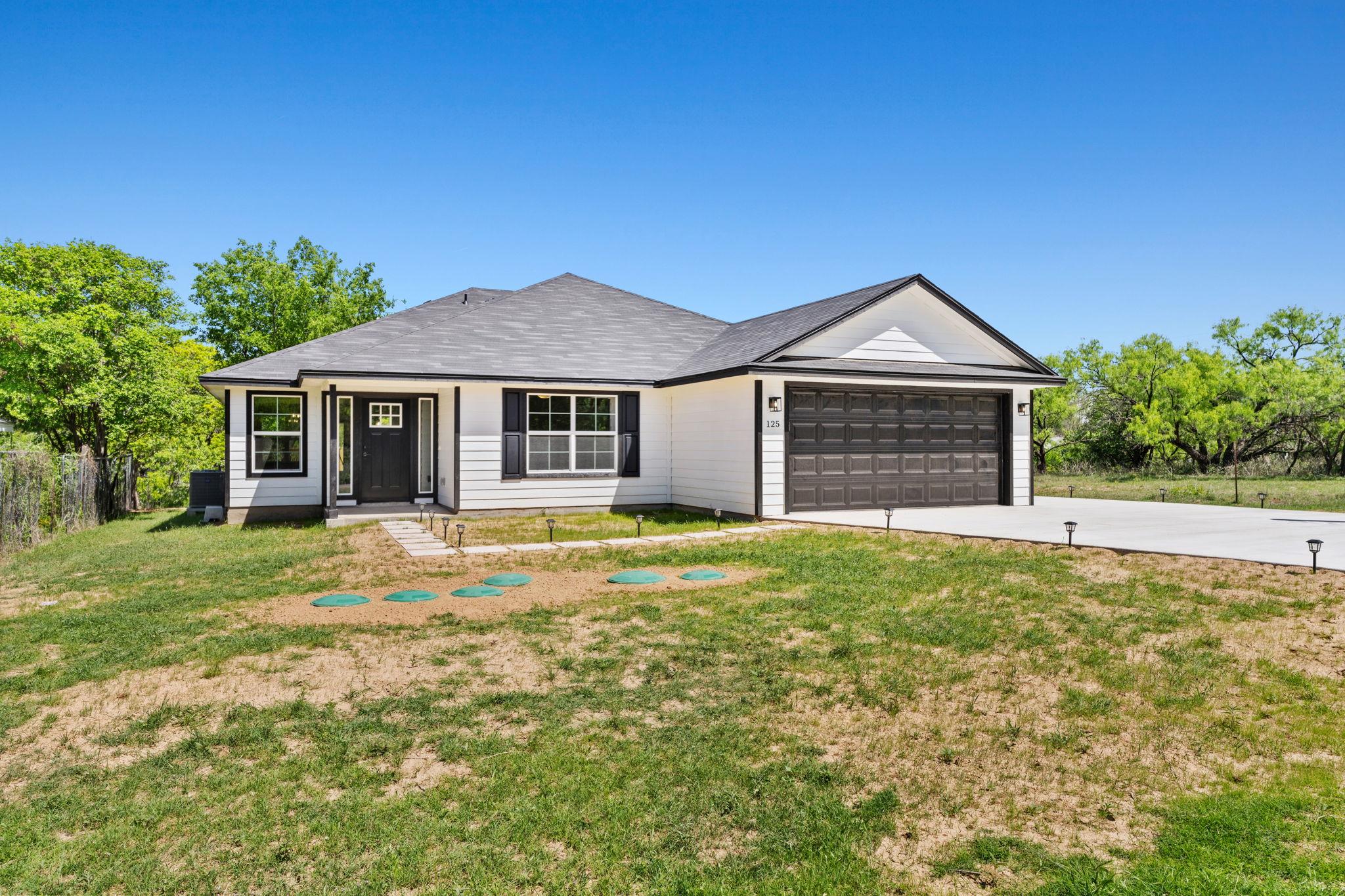 125 Channel Dr, Sunrise Beach, TX 78643