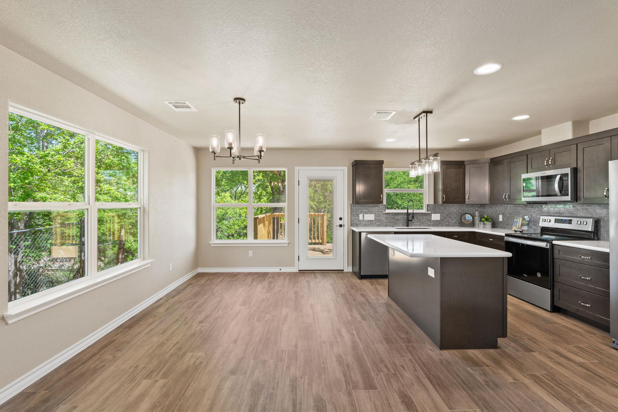 125 Channel Dr, Sunrise Beach, TX 78643