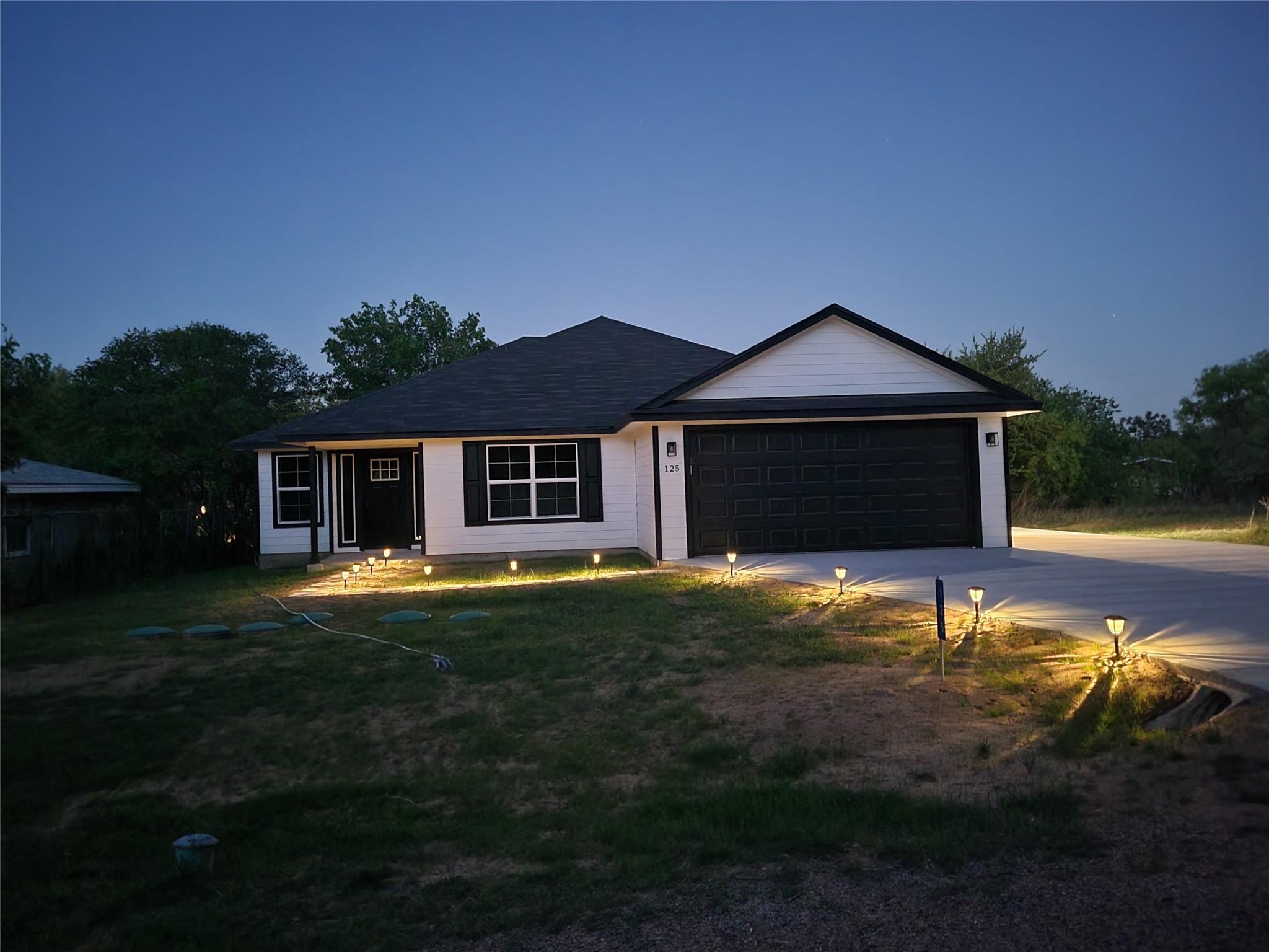 125 Channel Dr, Sunrise Beach, TX 78643