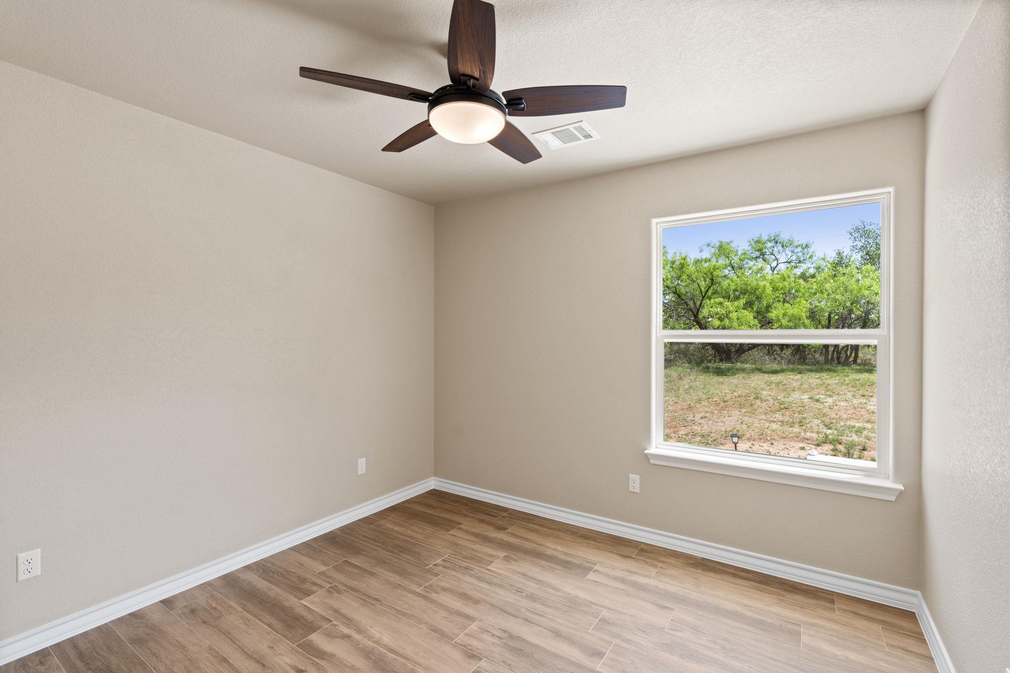 125 Channel Dr, Sunrise Beach, TX 78643
