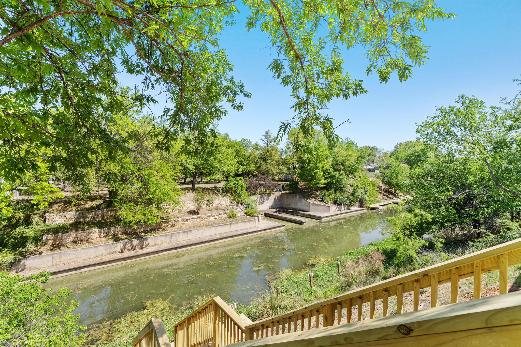 125 Channel Dr, Sunrise Beach, TX 78643