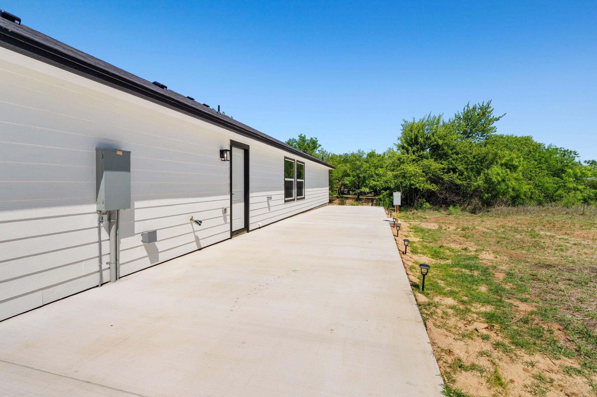 125 Channel Dr, Sunrise Beach, TX 78643