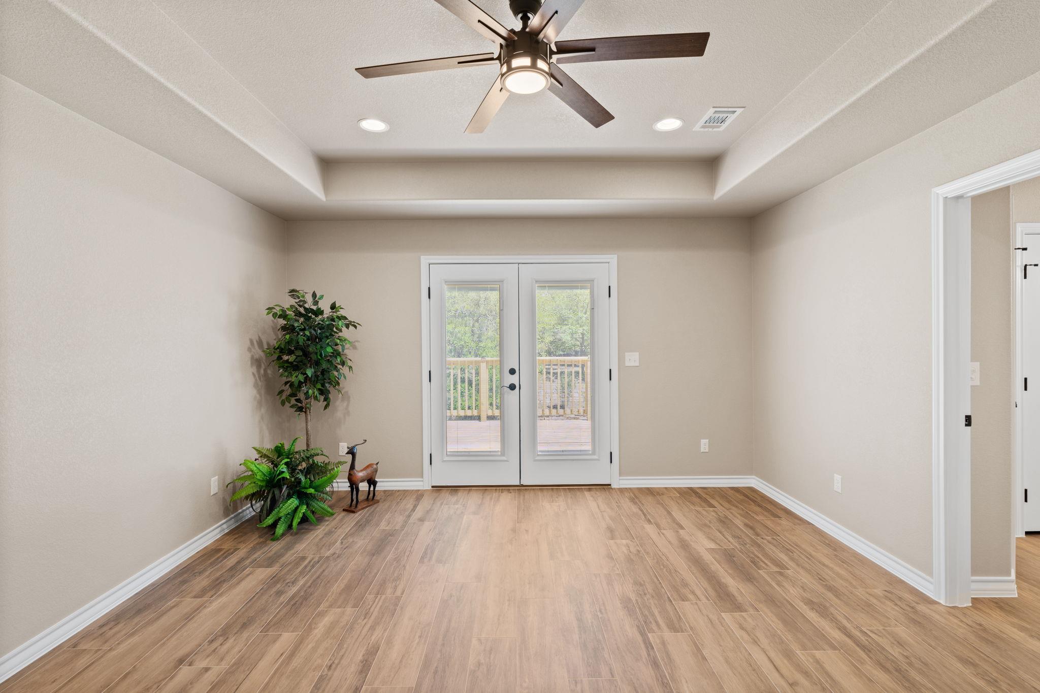 125 Channel Dr, Sunrise Beach, TX 78643