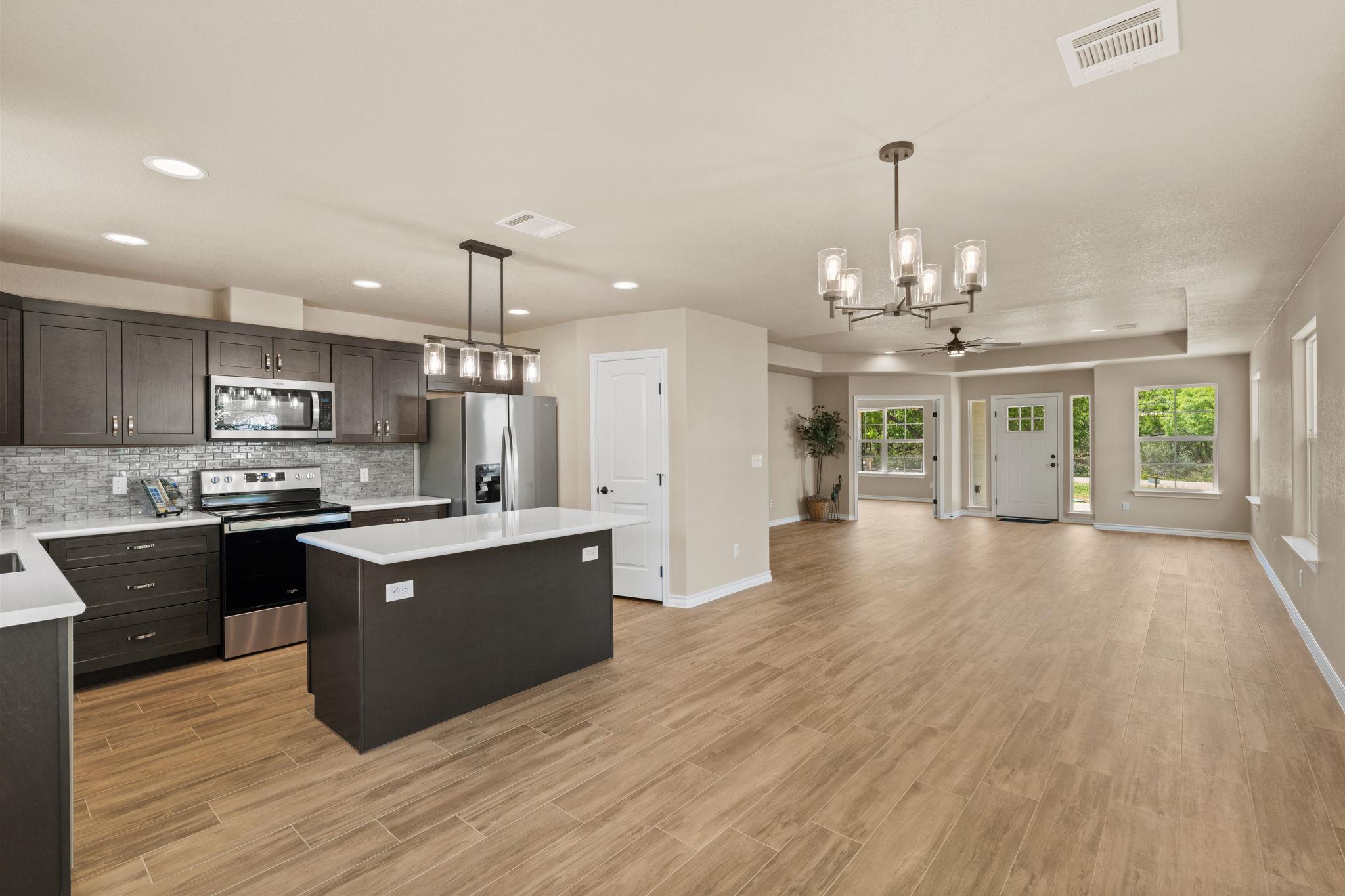 125 Channel Dr, Sunrise Beach, TX 78643