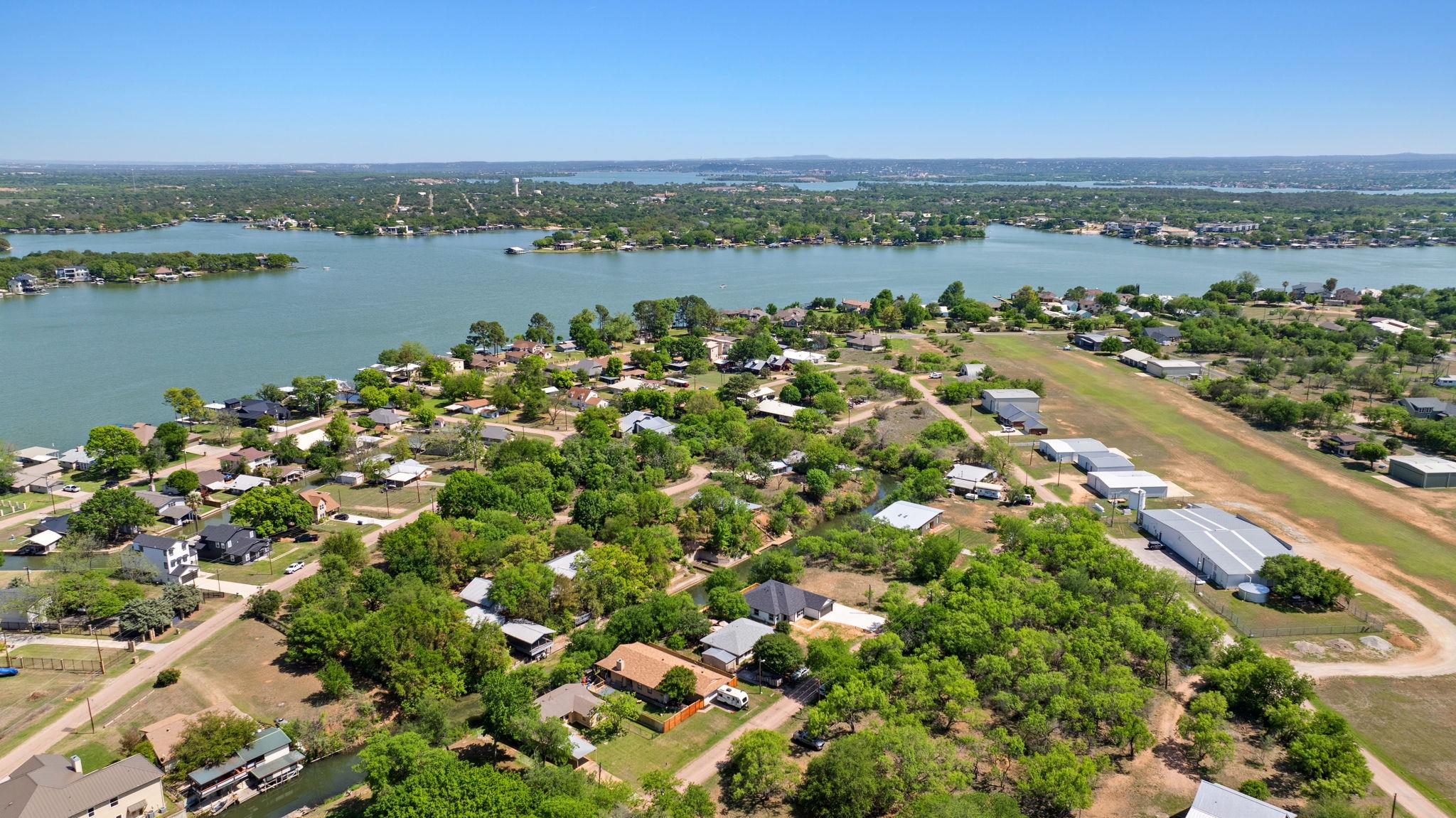 125 Channel Dr, Sunrise Beach, TX 78643