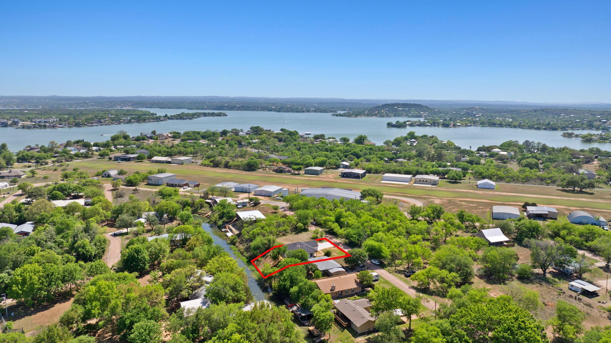 125 Channel Dr, Sunrise Beach, TX 78643