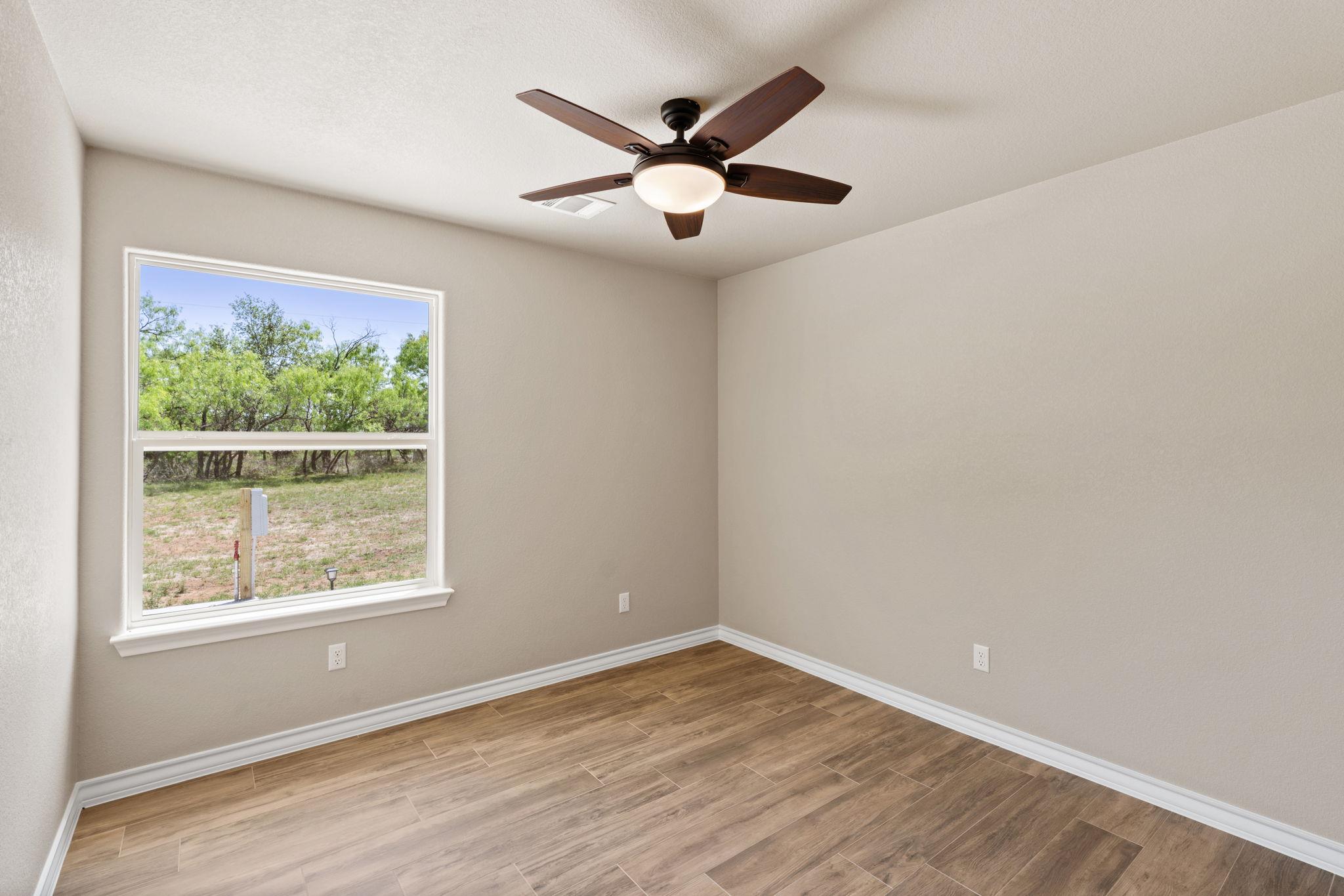 125 Channel Dr, Sunrise Beach, TX 78643
