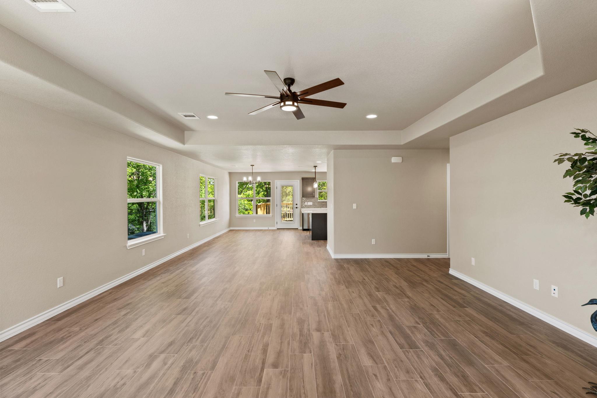 125 Channel Dr, Sunrise Beach, TX 78643
