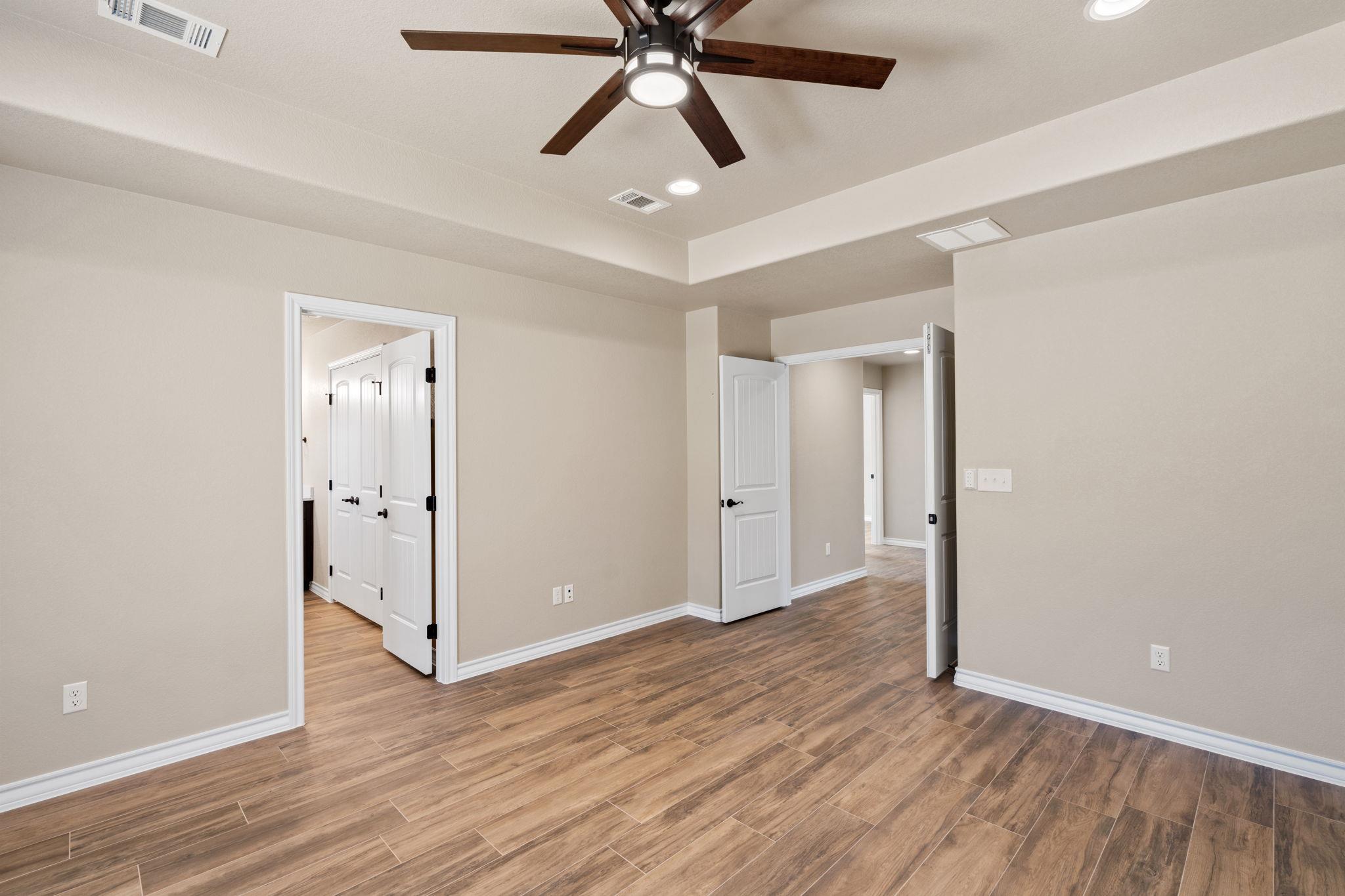 125 Channel Dr, Sunrise Beach, TX 78643