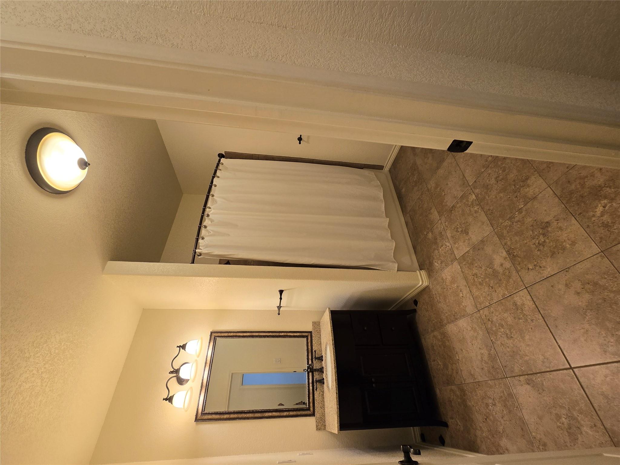 95 Pinehurst St, Meadowlakes, TX 78654