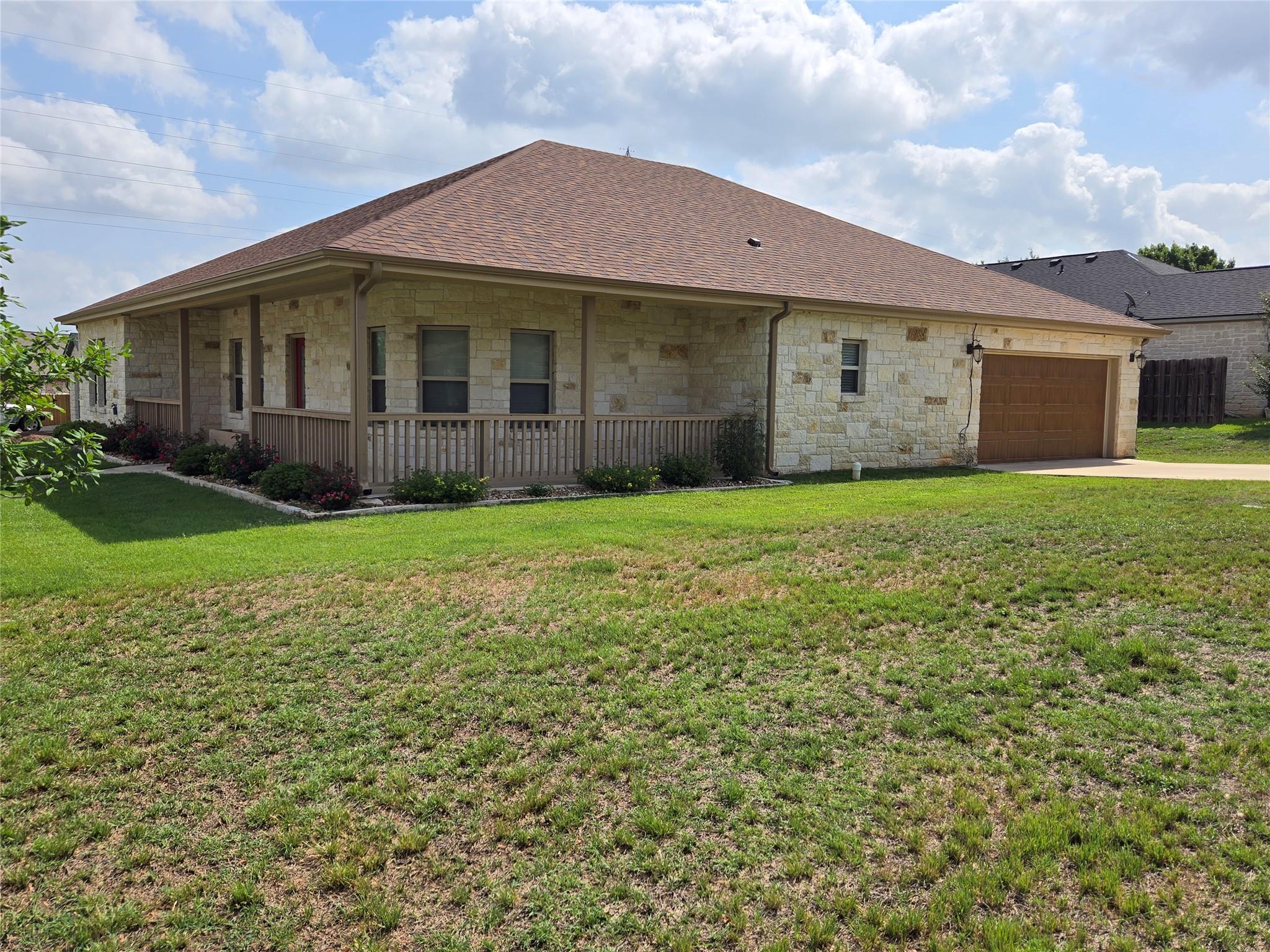 95 Pinehurst St, Meadowlakes, TX 78654
