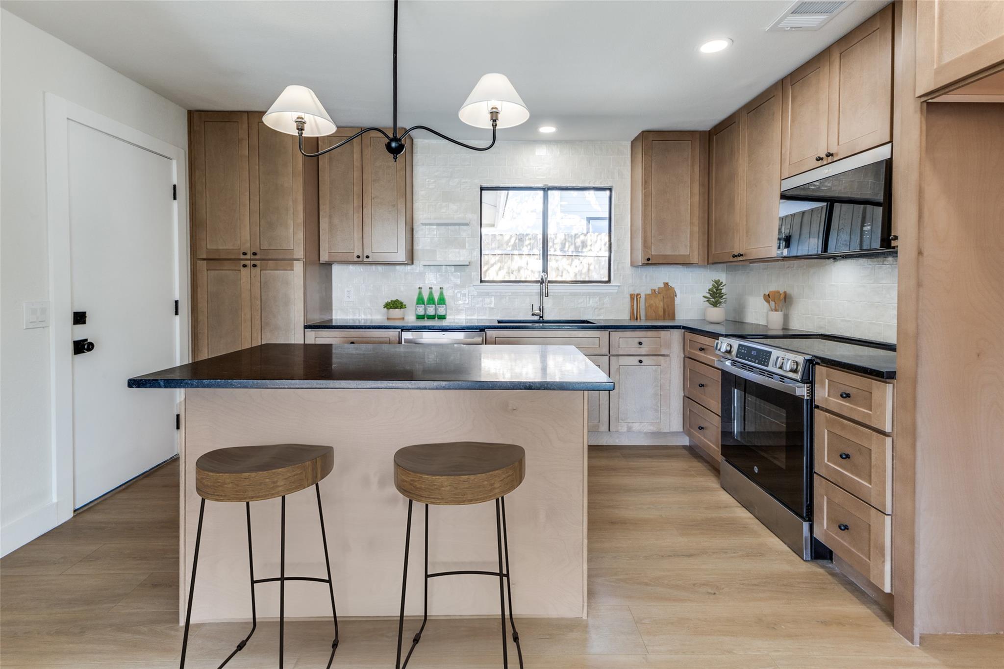 3004 Boone Dr, Lago Vista, TX 78645