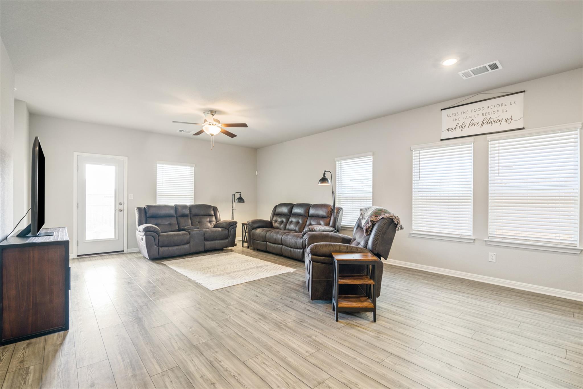 10310 Mager Ln, Hutto, TX 78634