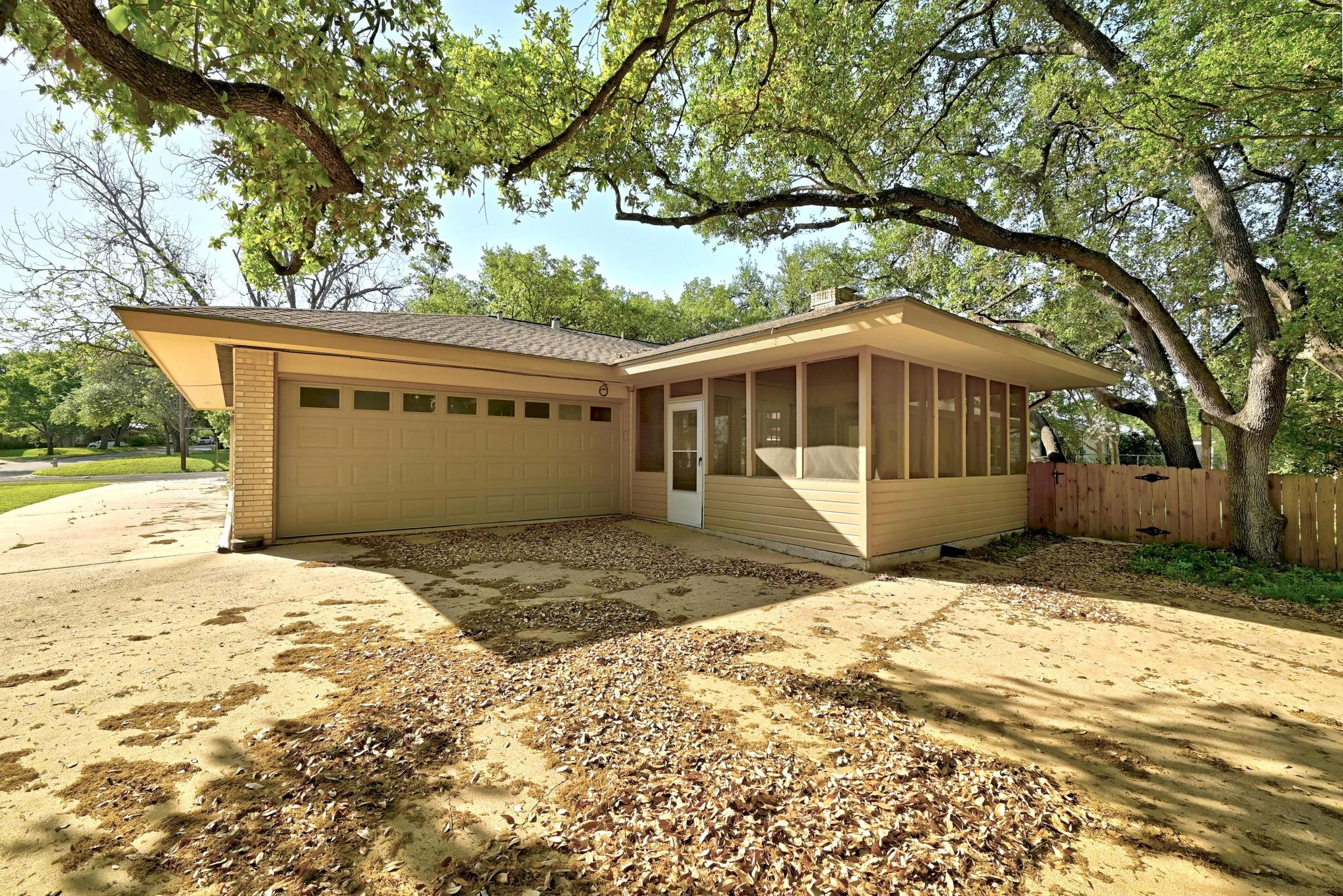 1700 Barton Hills Dr, Austin, TX 78704