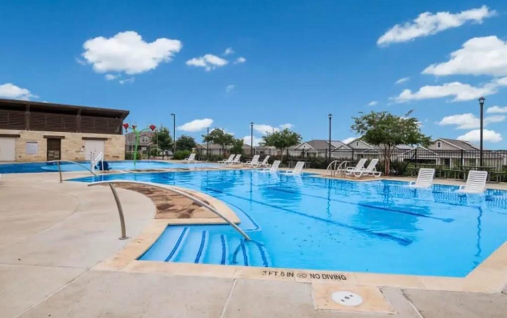 1927 Grey Catbird St, New Braunfels, TX 78130