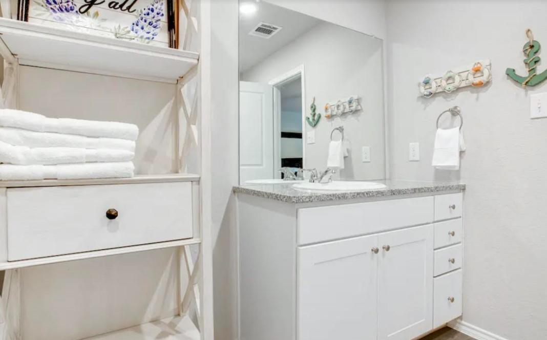 1927 Grey Catbird St, New Braunfels, TX 78130