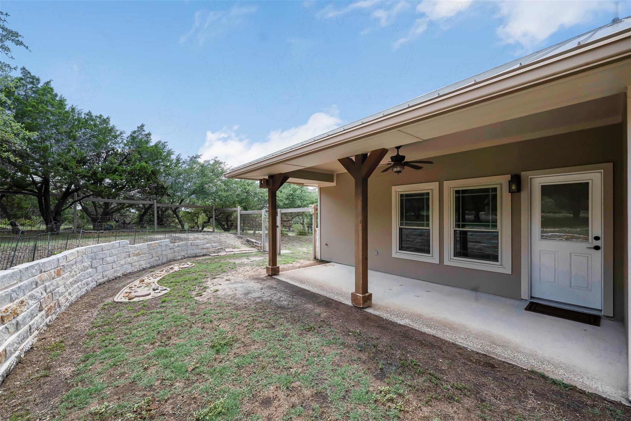 211 E Creek Dr, Dripping Springs, TX 78620