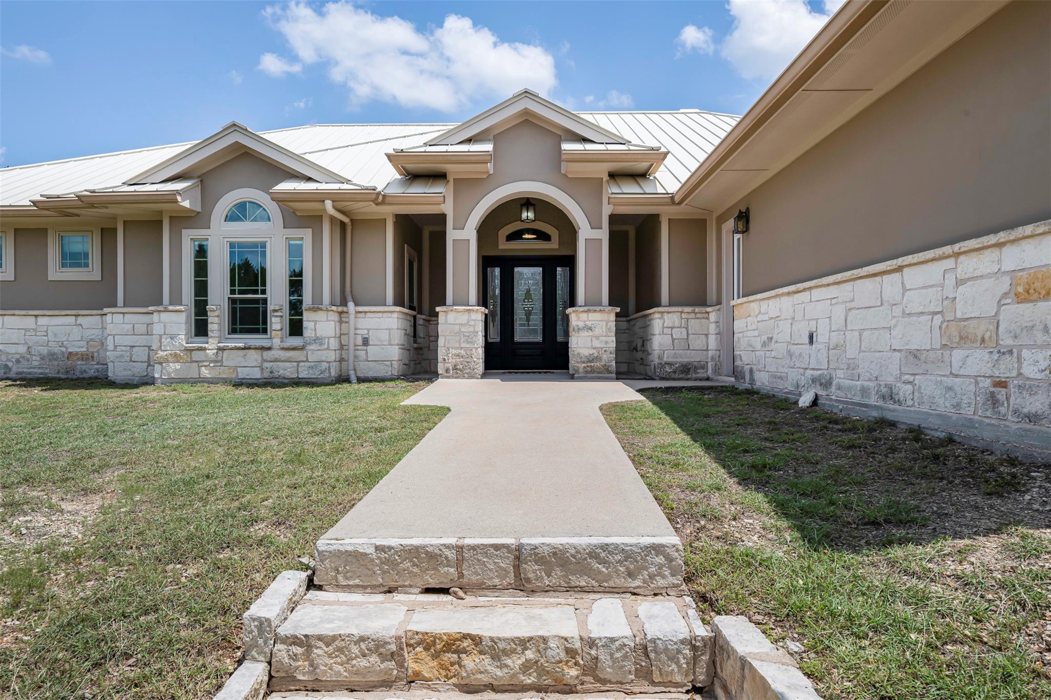 211 E Creek Dr, Dripping Springs, TX 78620
