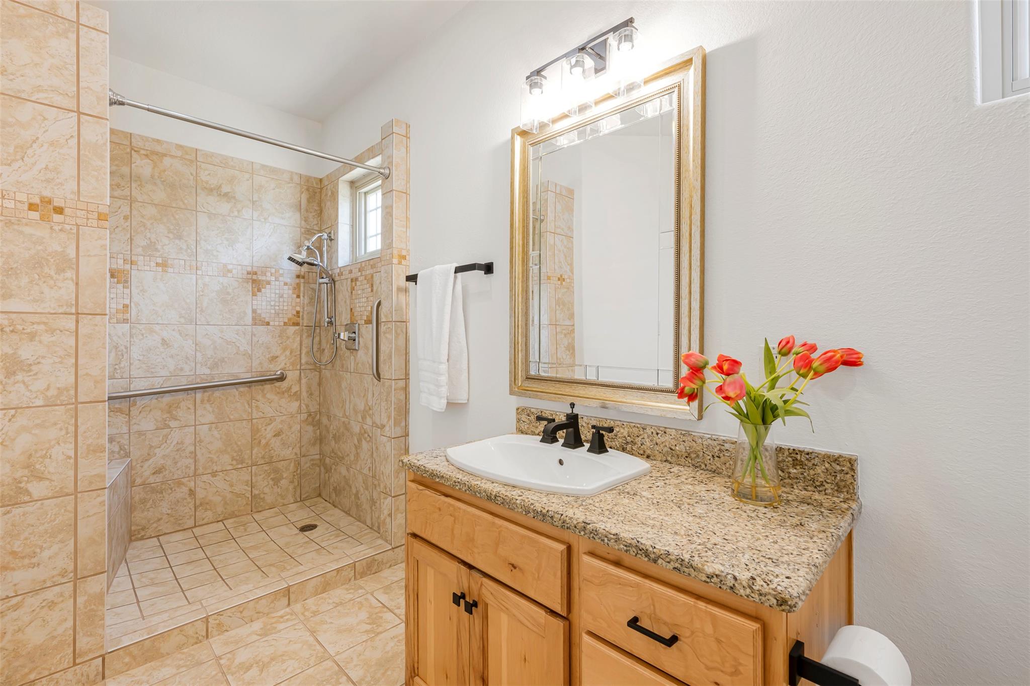 211 E Creek Dr, Dripping Springs, TX 78620