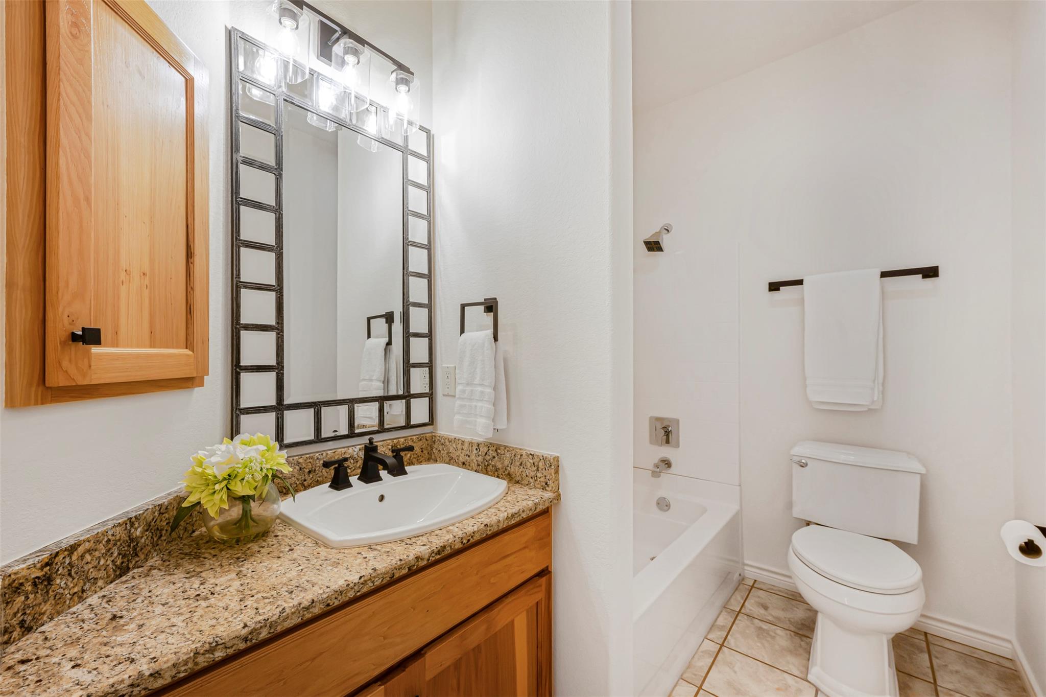 211 E Creek Dr, Dripping Springs, TX 78620