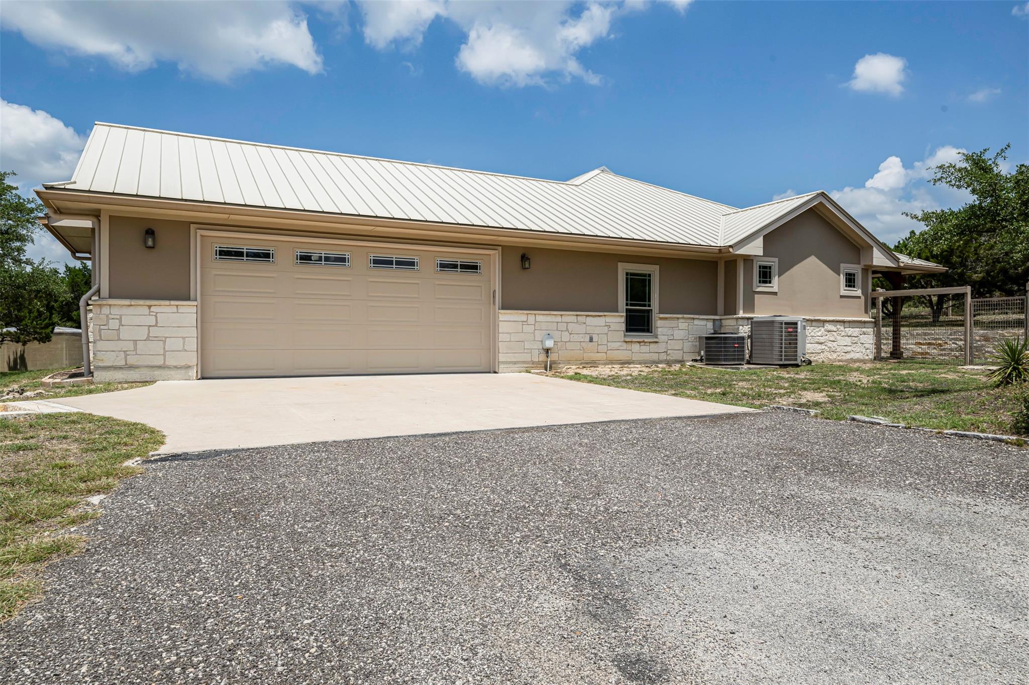 211 E Creek Dr, Dripping Springs, TX 78620