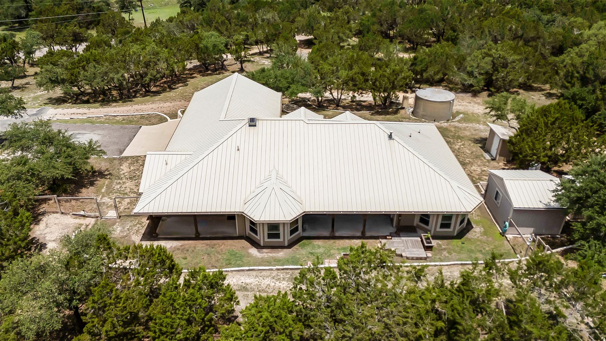 211 E Creek Dr, Dripping Springs, TX 78620
