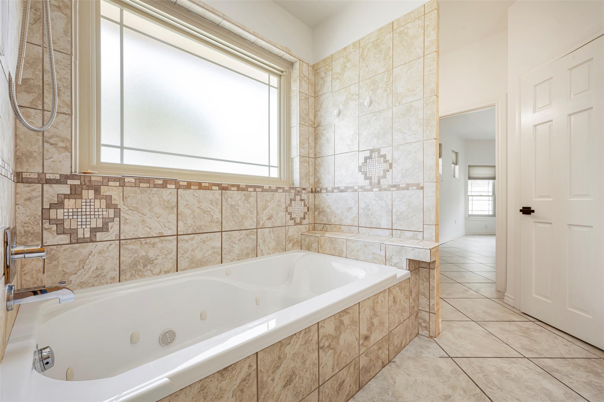 211 E Creek Dr, Dripping Springs, TX 78620