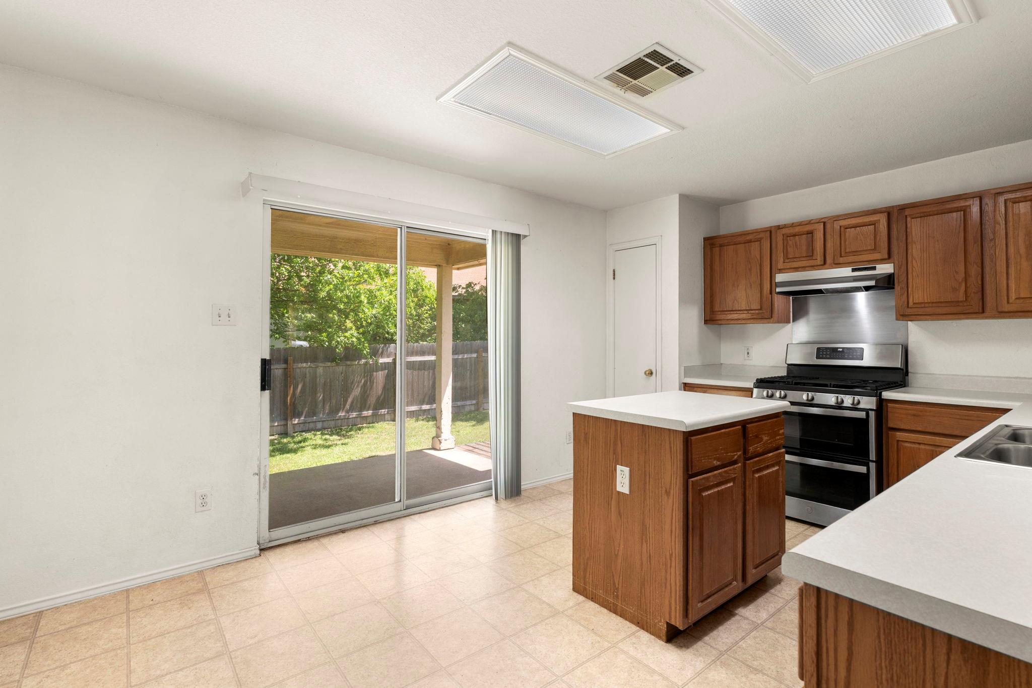 134 James Lin Cir, Kyle, TX 78640