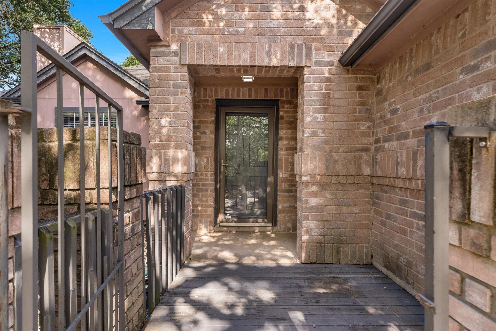 1602 Whitney Way, Austin, TX 78741