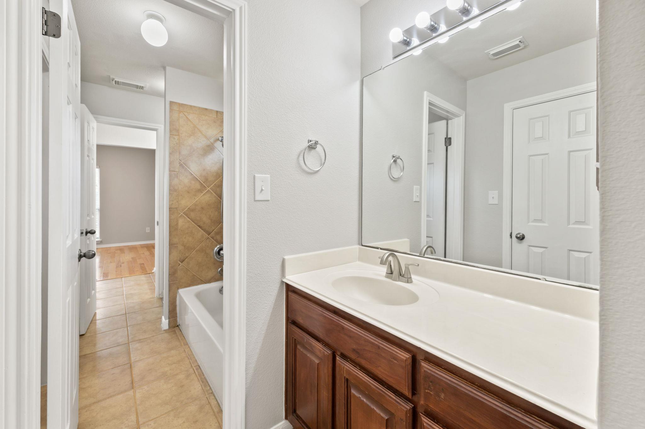 6521 Walebridge Ln, Austin, TX 78739