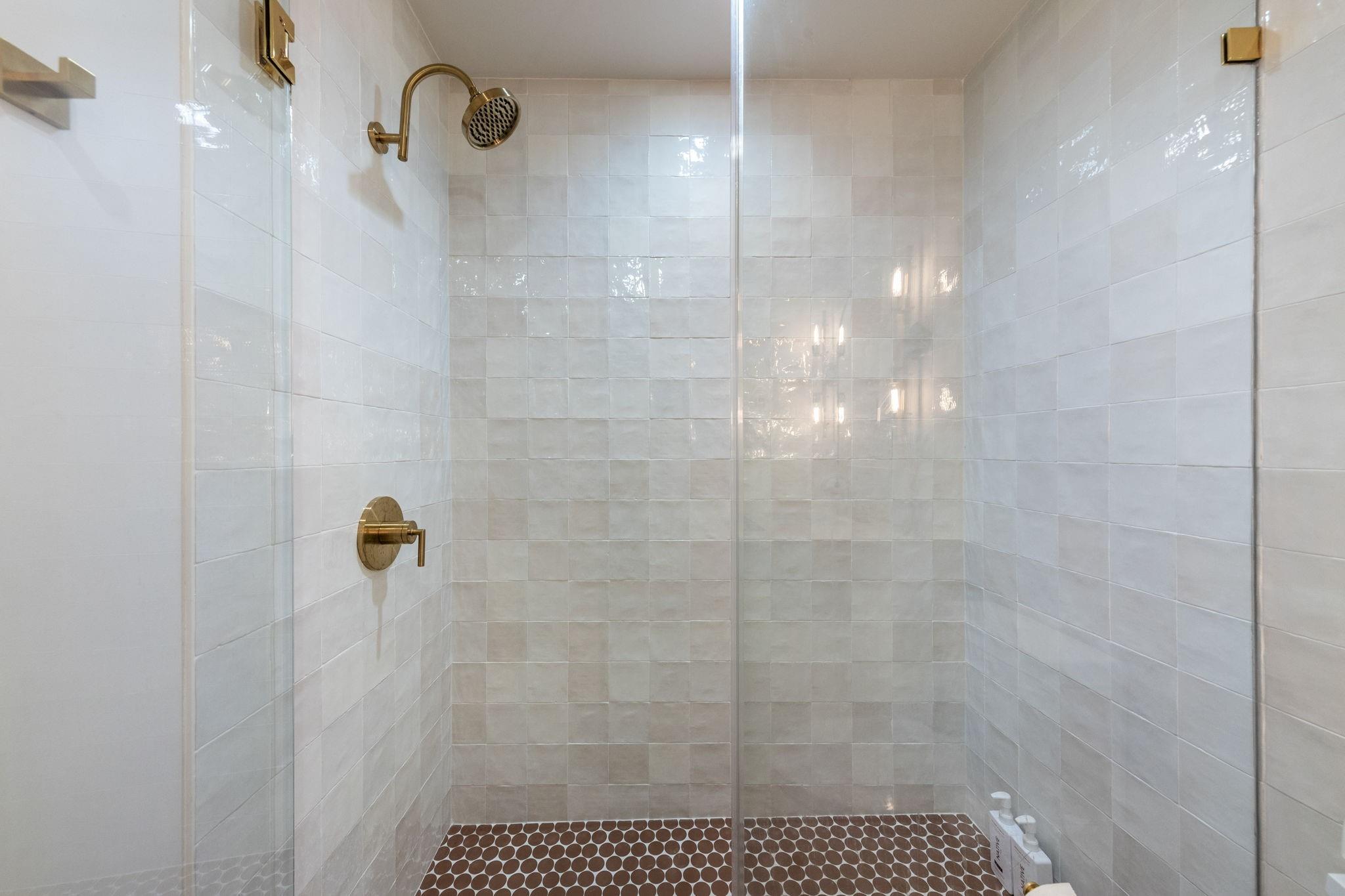 402 Island Dr # B, Horseshoe Bay, TX 78657