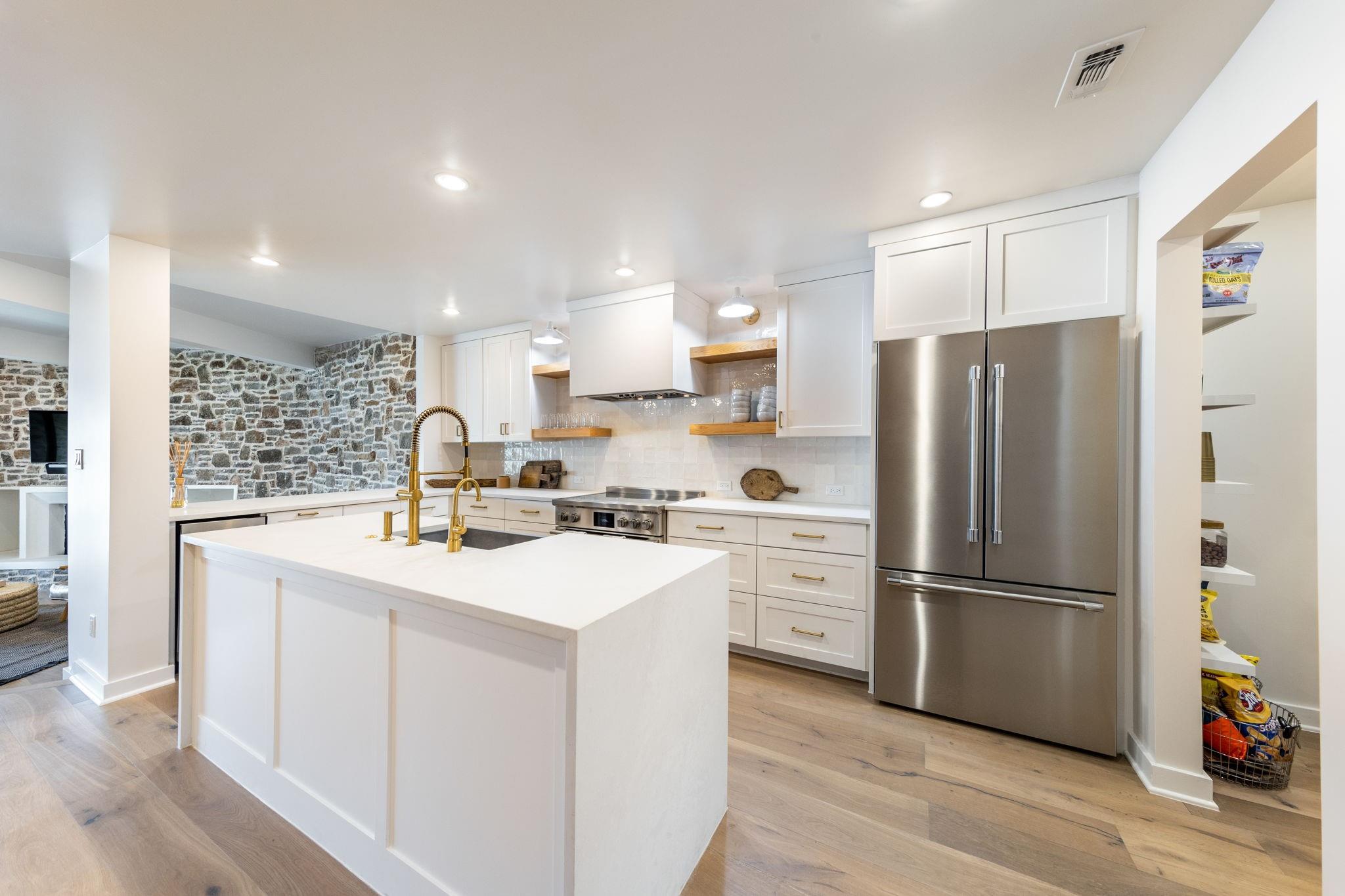 402 Island Dr # B, Horseshoe Bay, TX 78657