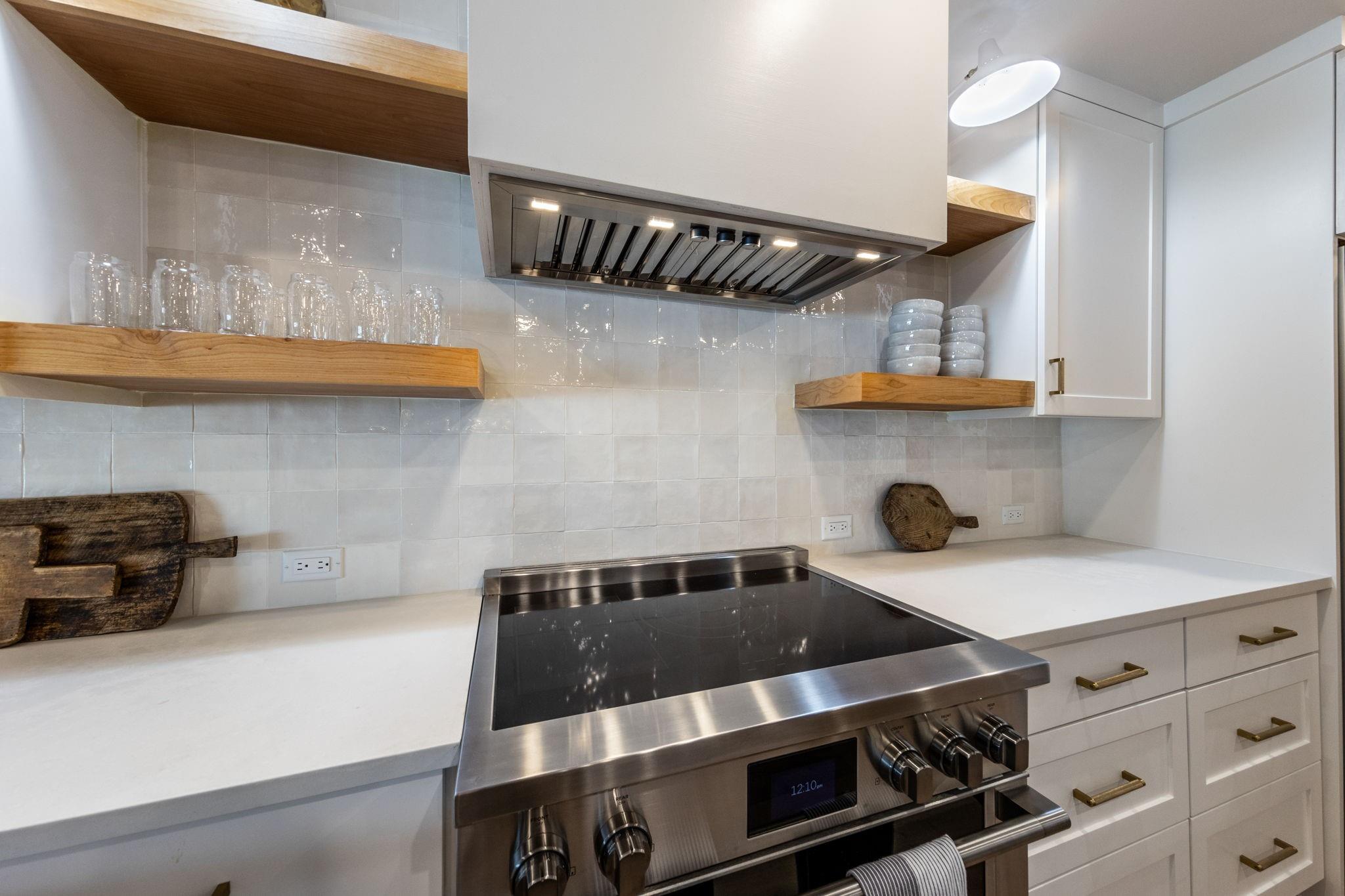 402 Island Dr # B, Horseshoe Bay, TX 78657