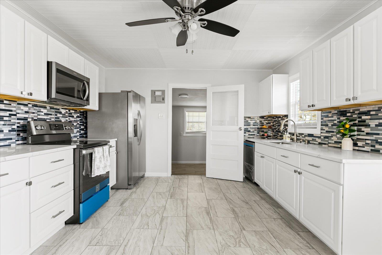 115 N Byers St, Port O'Connor, TX 77982