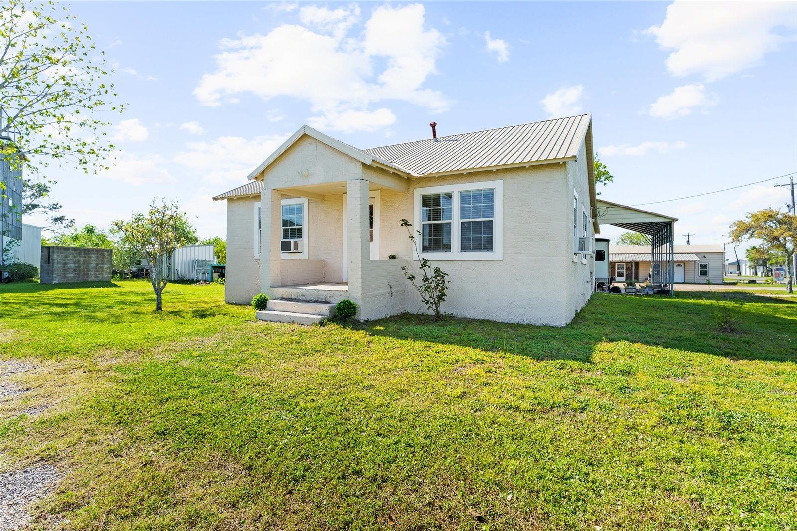 115 N Byers St, Port O'Connor, TX 77982