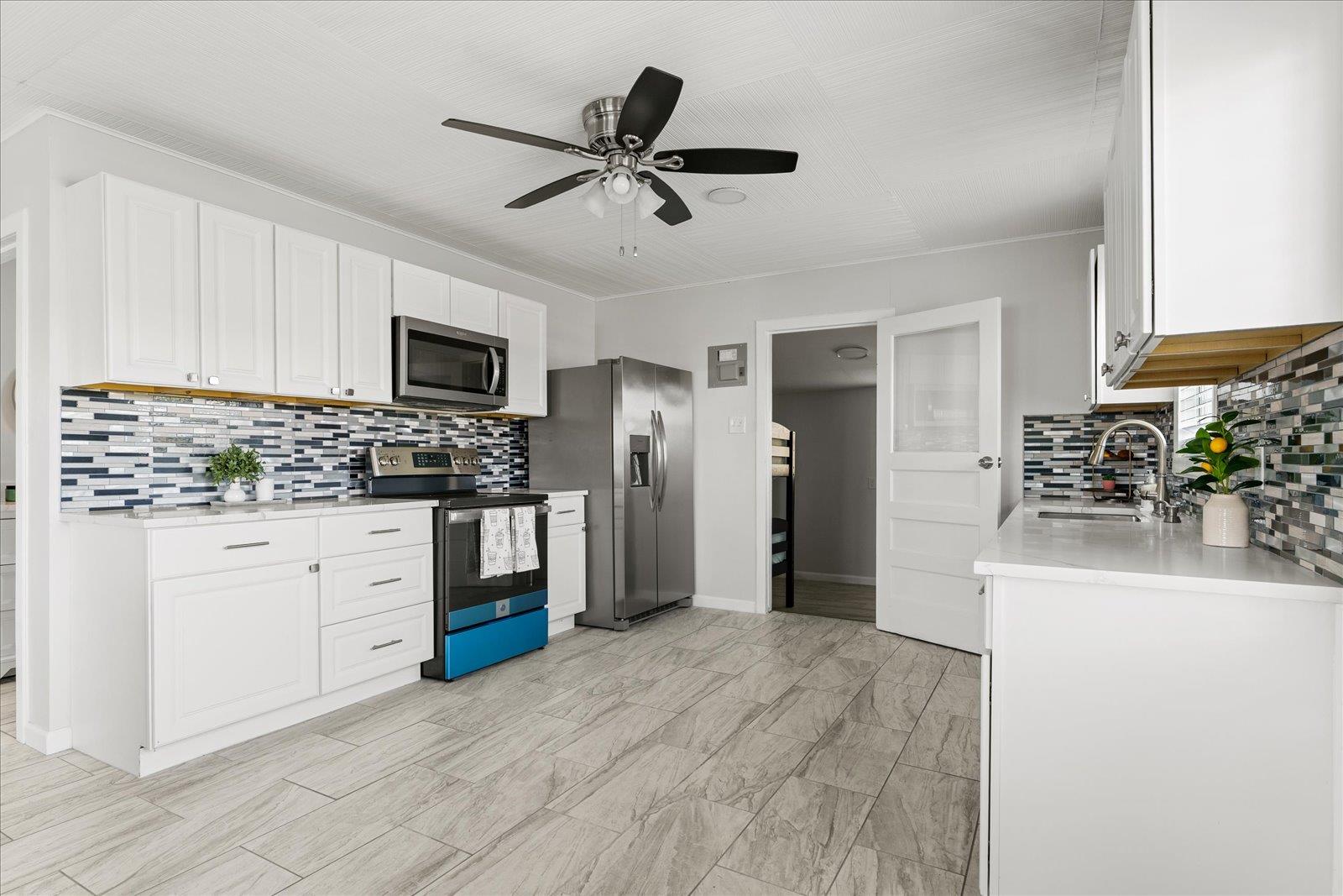 115 N Byers St, Port O'Connor, TX 77982