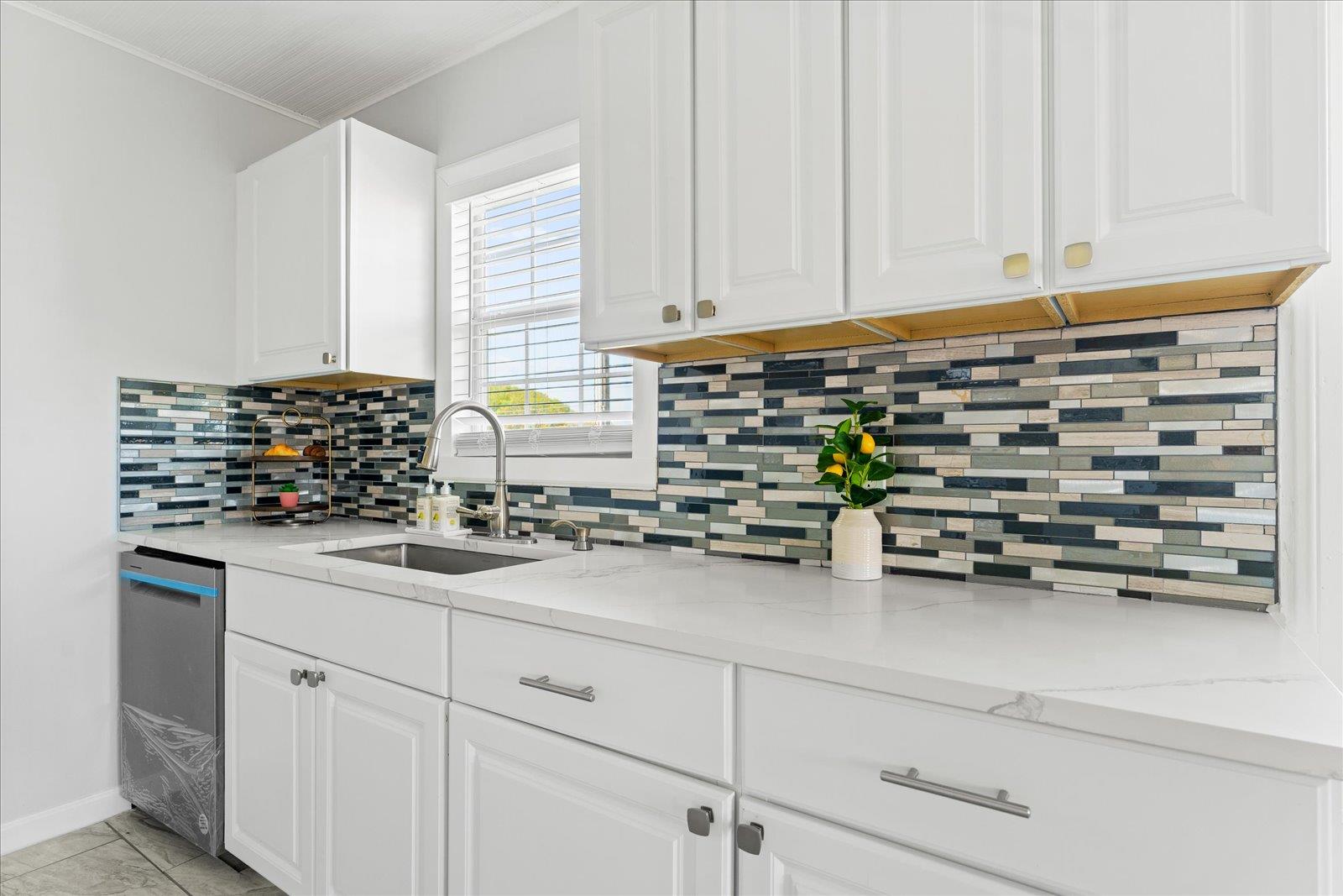 115 N Byers St, Port O'Connor, TX 77982