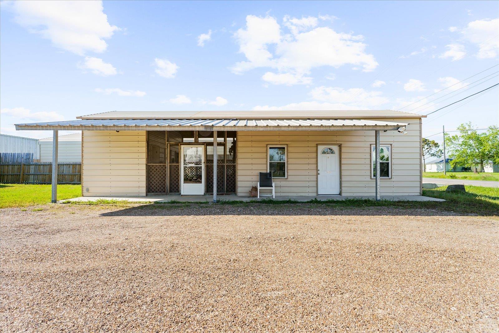 115 N Byers St, Port O'Connor, TX 77982