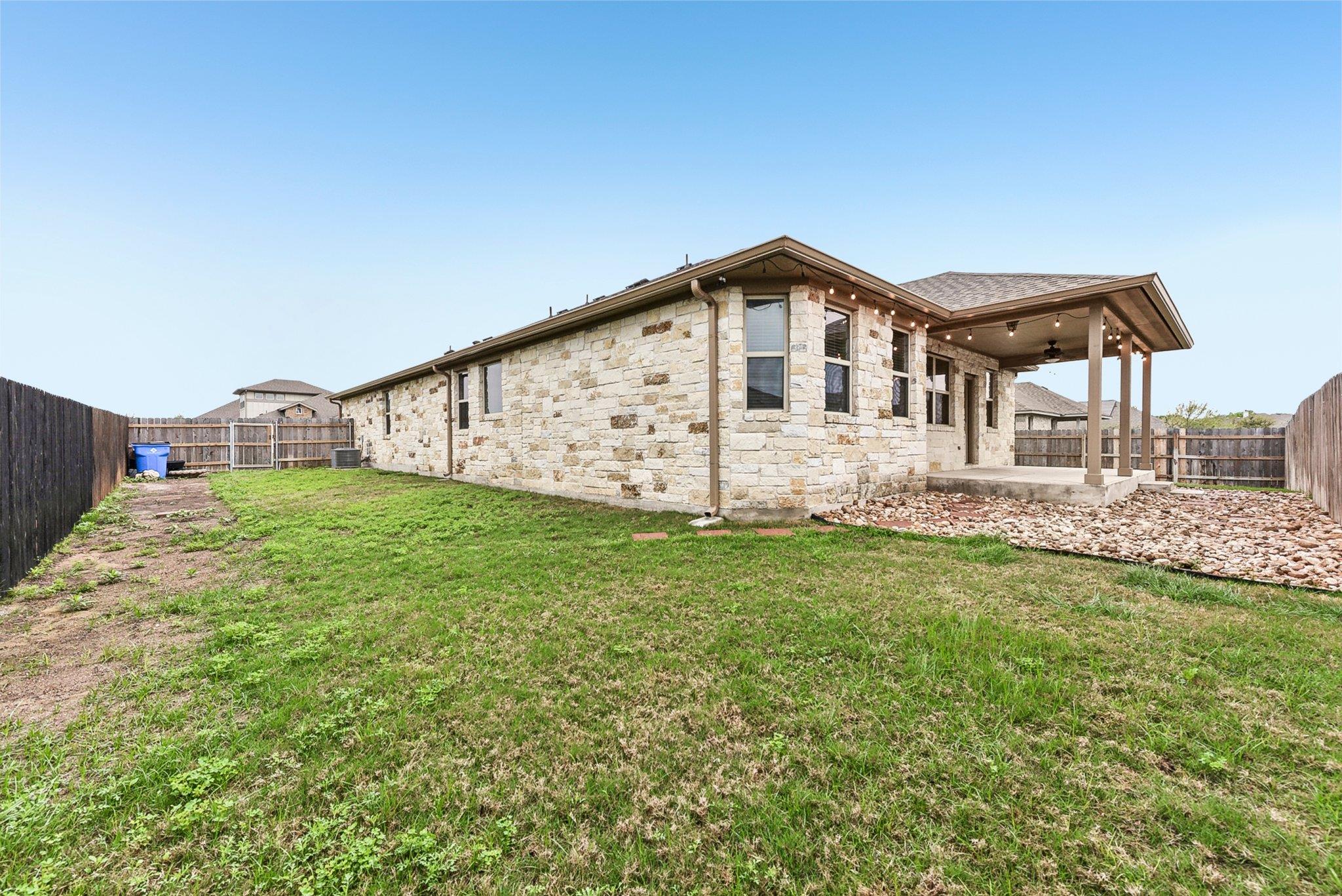 704 Manzano Ln, Pflugerville, TX 78660