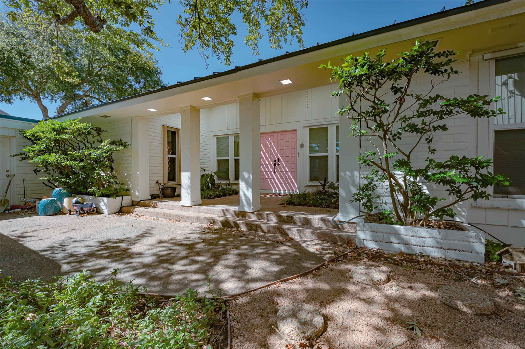 27 Bimini Dr, Rockport, TX 78382