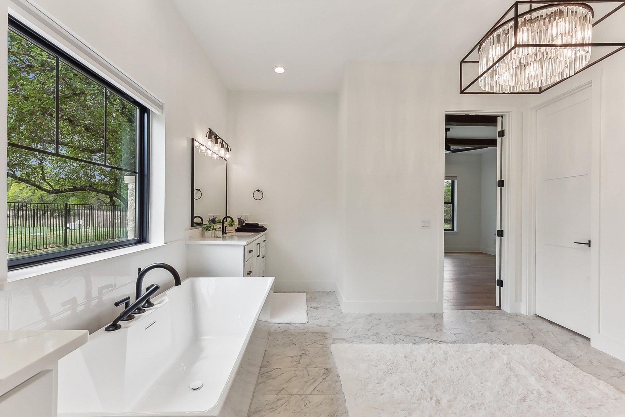 116 Tranquility Trails Dr, Spicewood, TX 78669