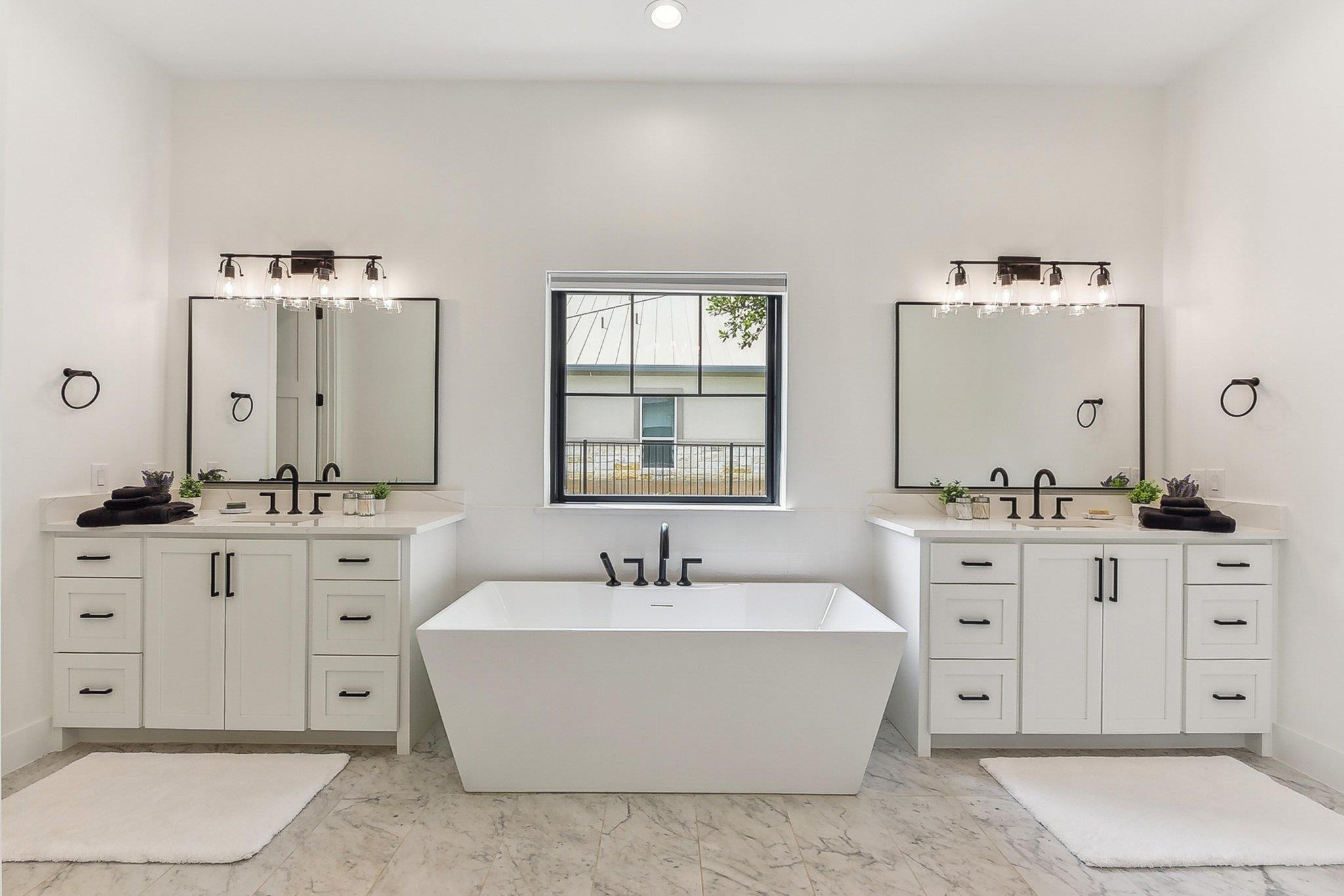 116 Tranquility Trails Dr, Spicewood, TX 78669