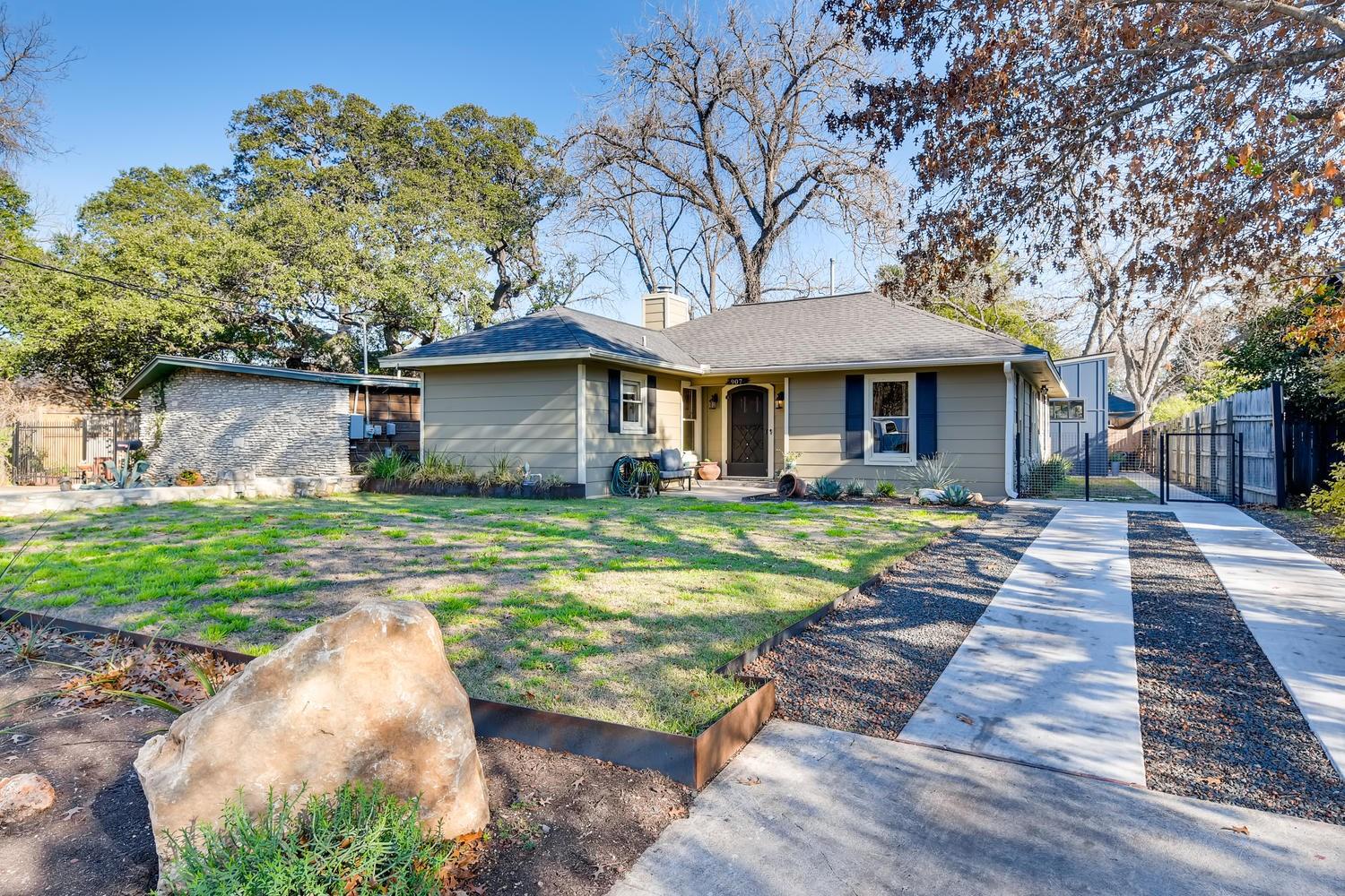 907 Jessie St, Austin, TX 78704