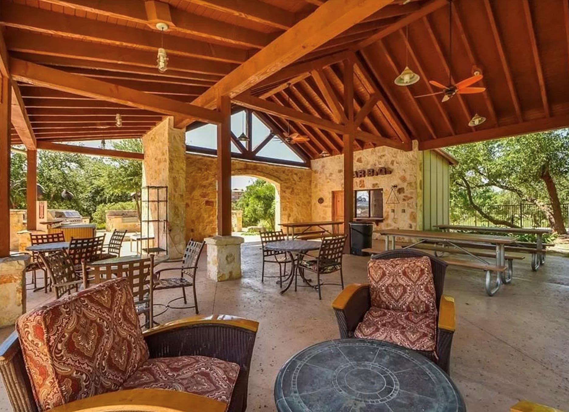 7306 Admirals Park Dr, Jonestown, TX 78645
