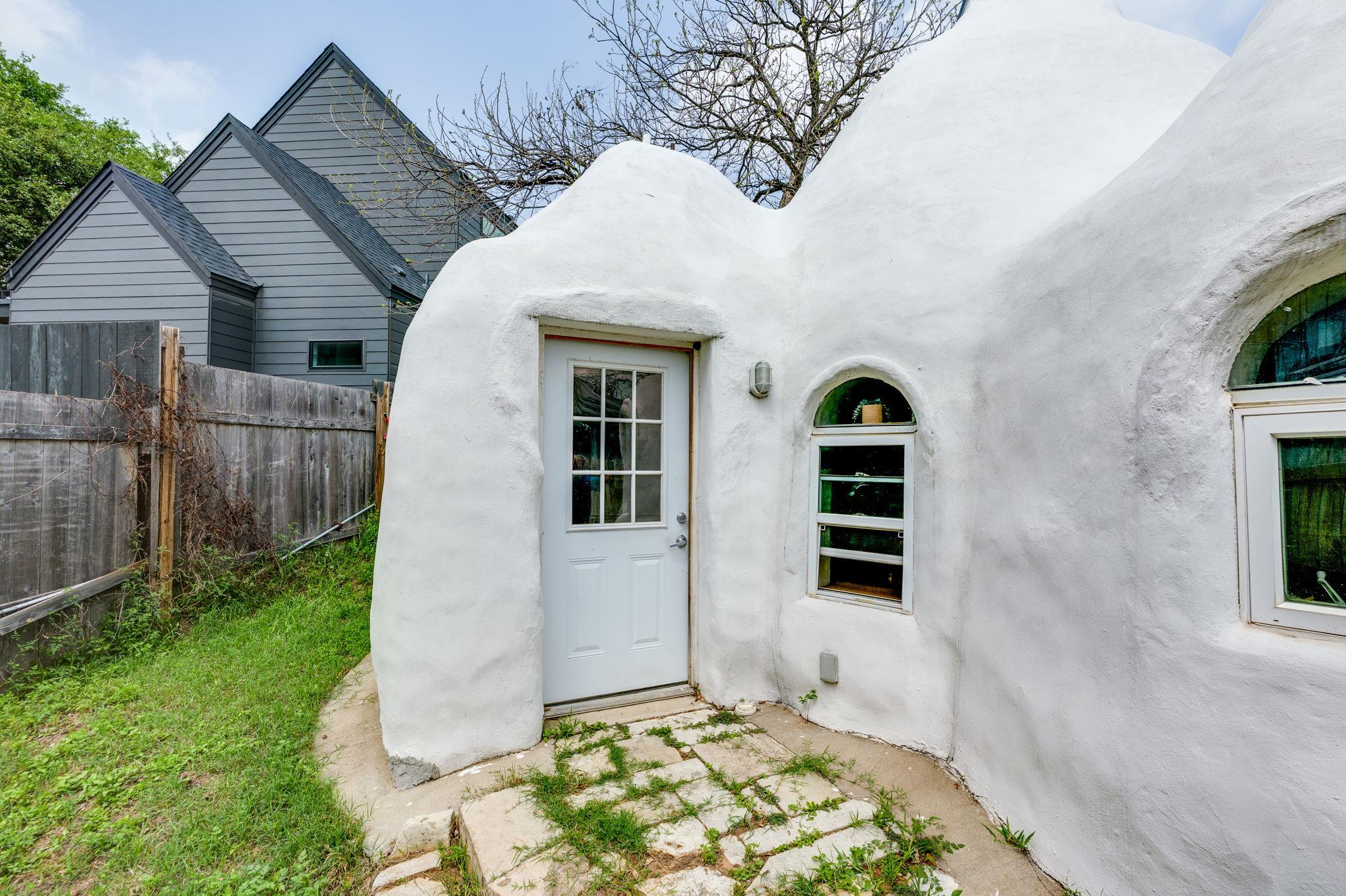 1212 E 10th St, Austin, TX 78702