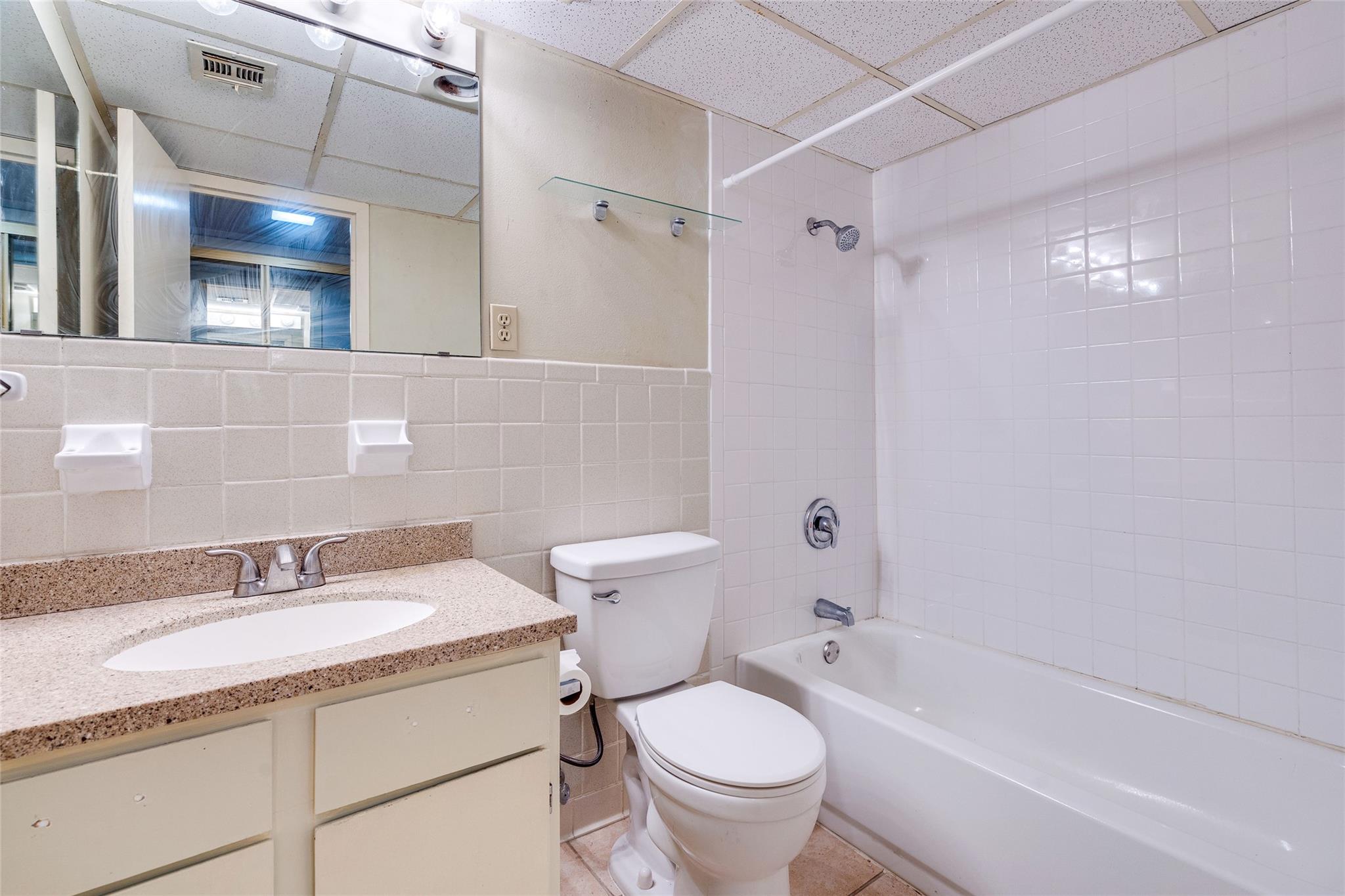 1800 Lavaca St # A214, Austin, TX 78701