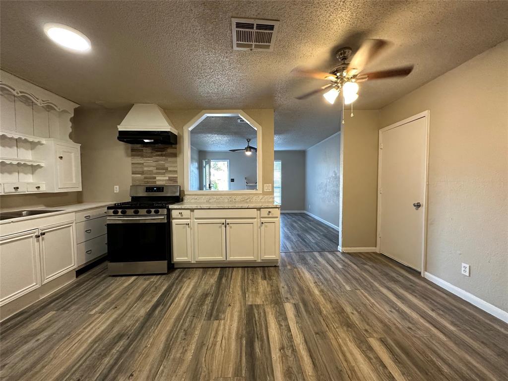 6204 Dove Springs Cir, Austin, TX 78744